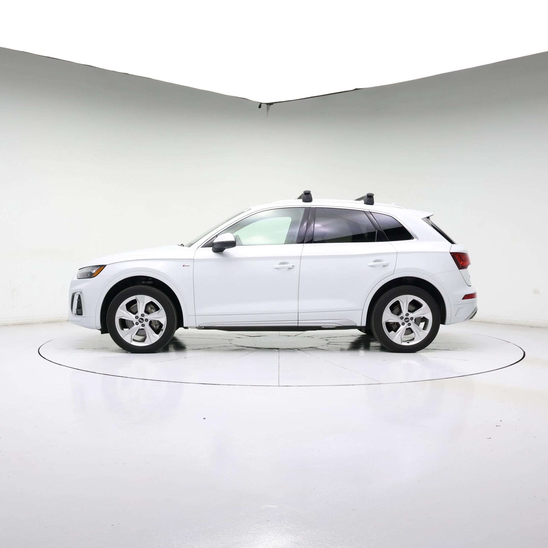 Thumbnail: 2022 Audi Q5 - 3