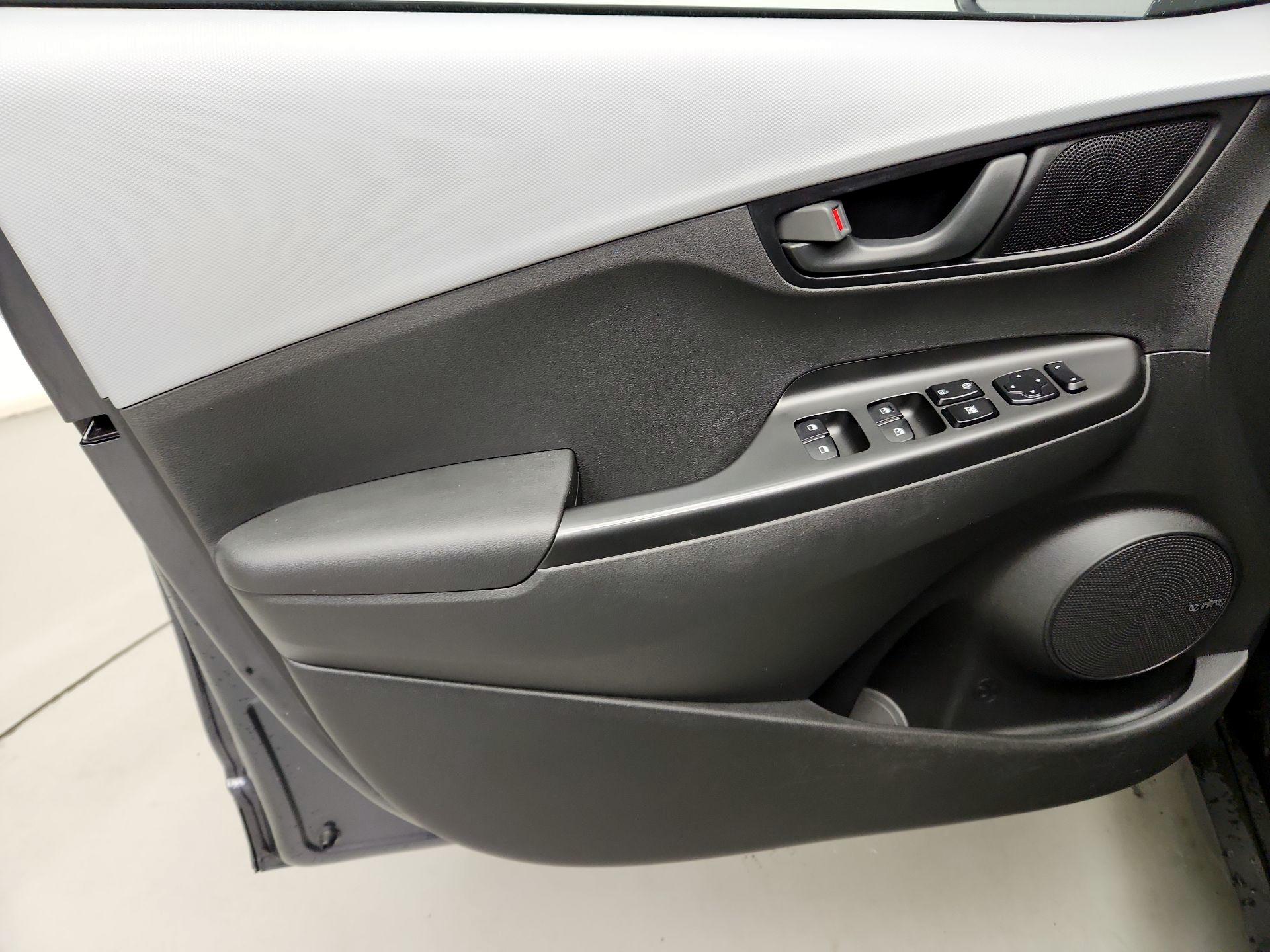 Thumbnail: 2021 Hyundai Kona - 12