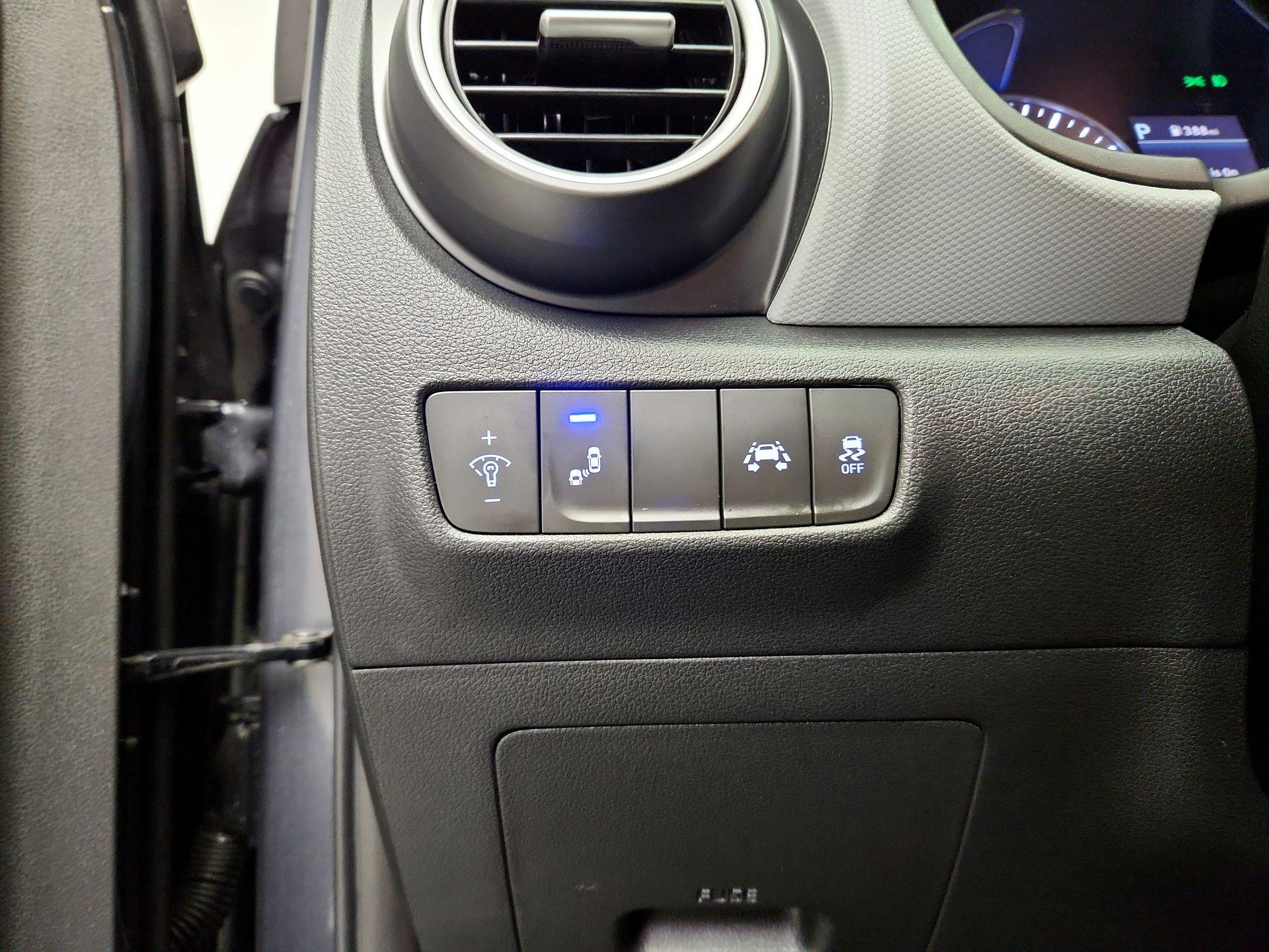 Thumbnail: 2021 Hyundai Kona - 13