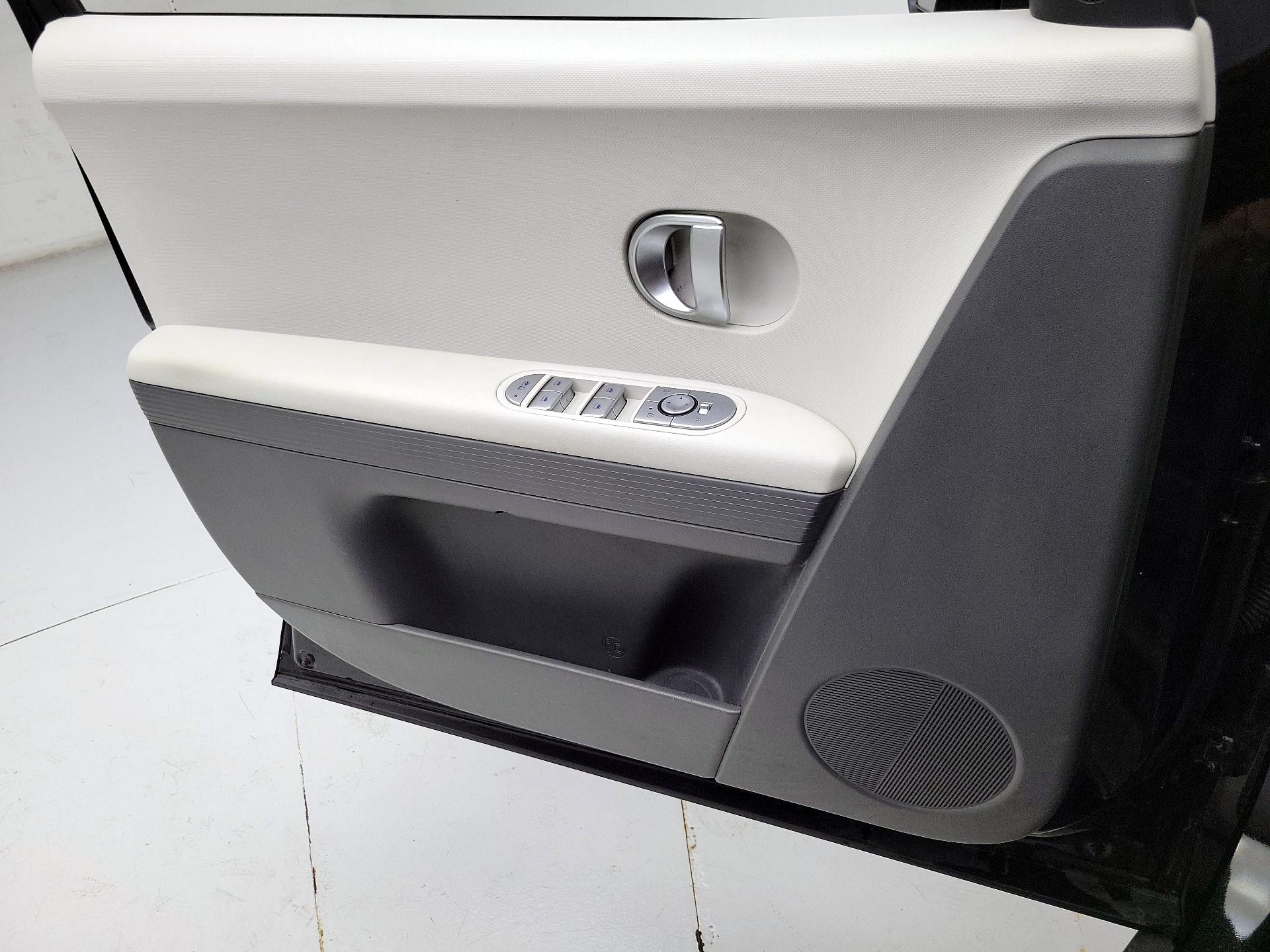 Thumbnail: 2023 Hyundai Ioniq 5 - 12