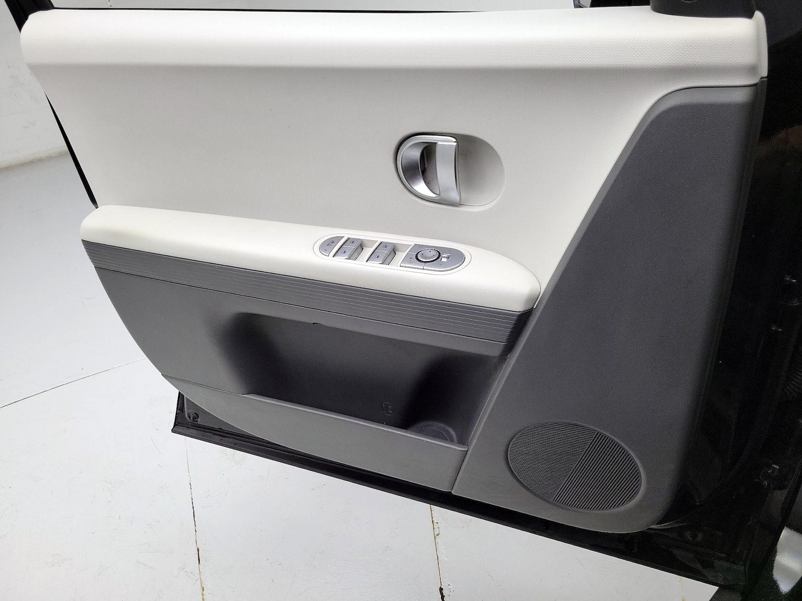 2023 Hyundai IONIQ 5 SE - Photo 13
