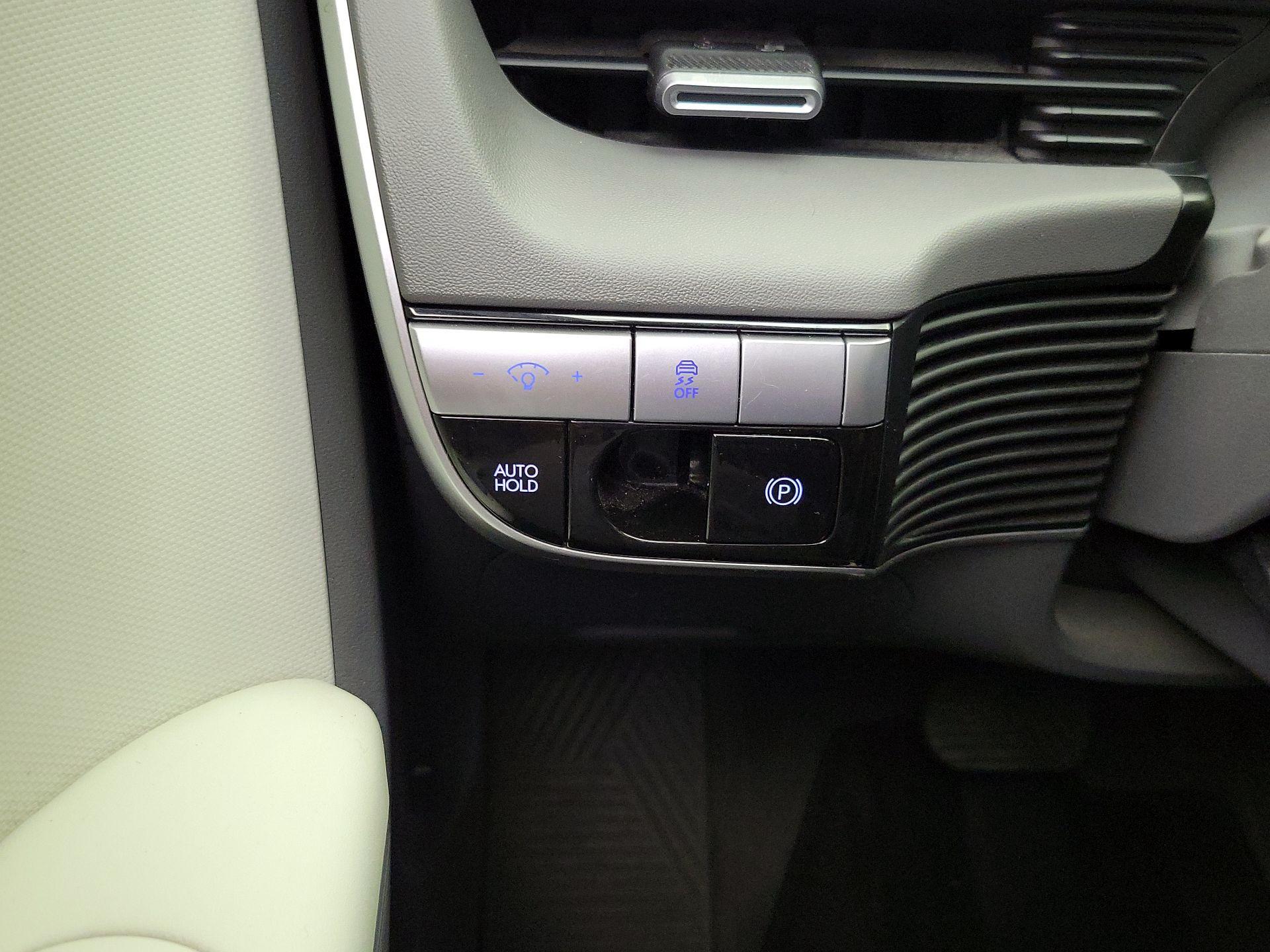 Thumbnail: 2023 Hyundai Ioniq 5 - 13