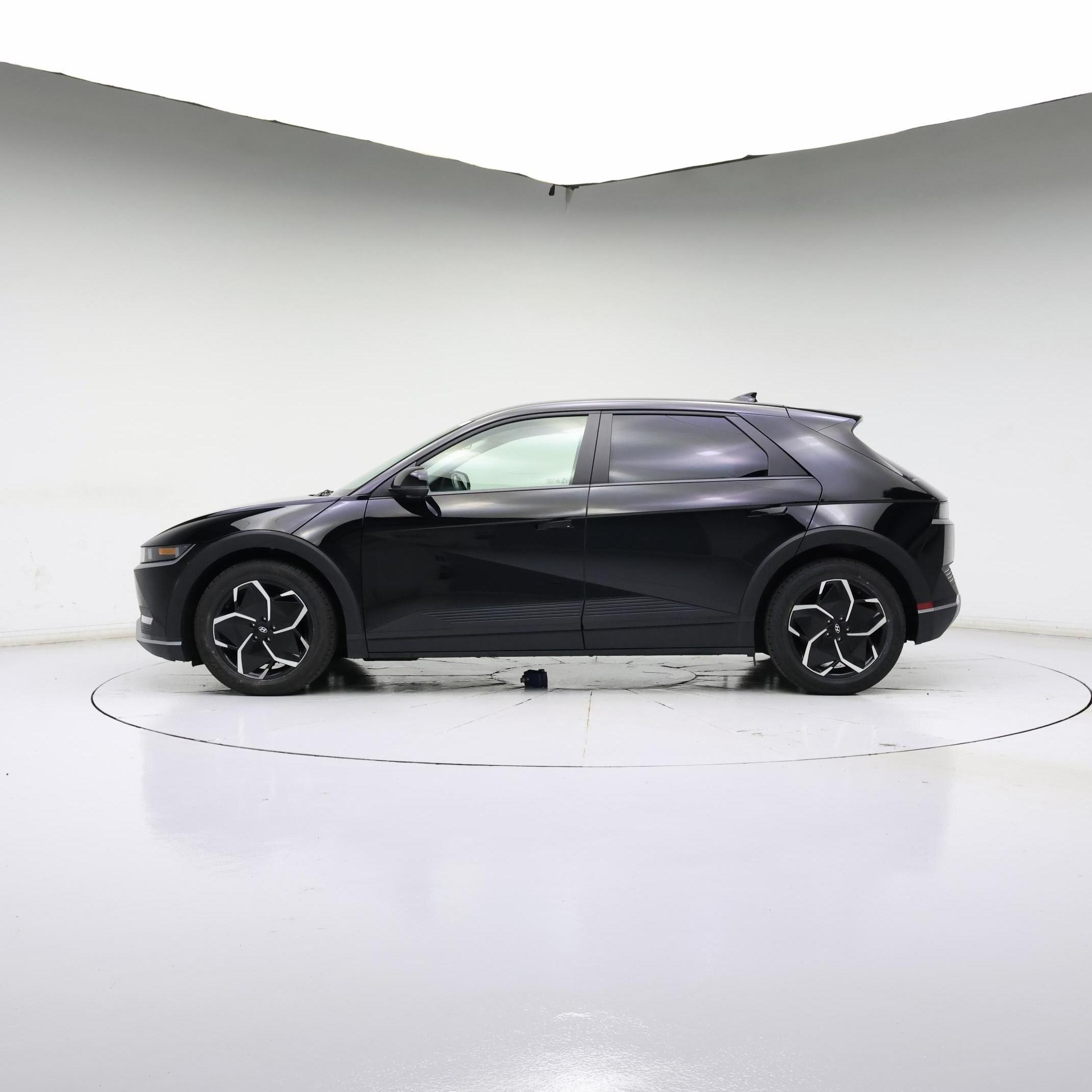 Thumbnail: 2023 Hyundai Ioniq 5 - 3