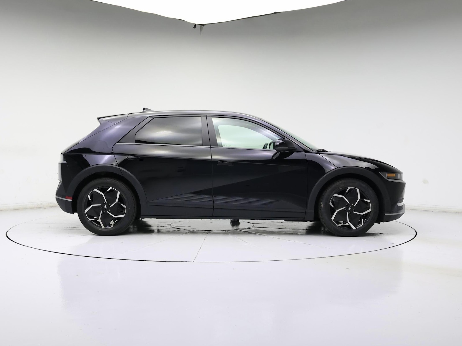 2023 Hyundai IONIQ 5 SE - Photo 8