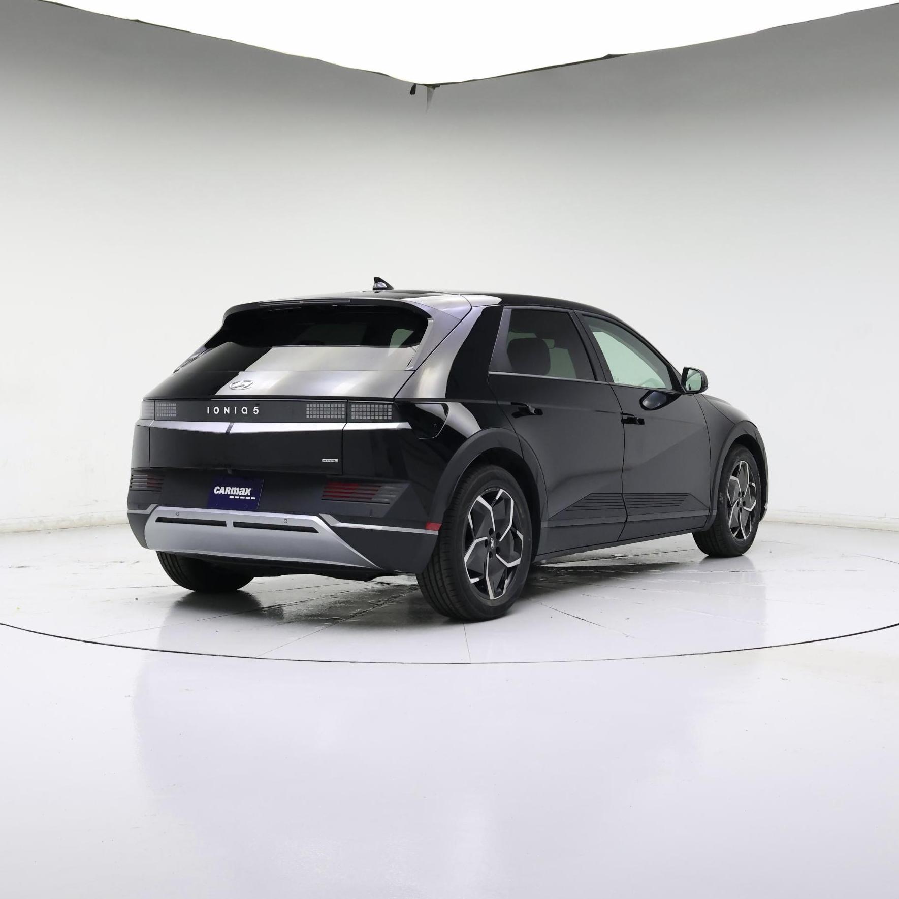 Thumbnail: 2023 Hyundai Ioniq 5 - 8