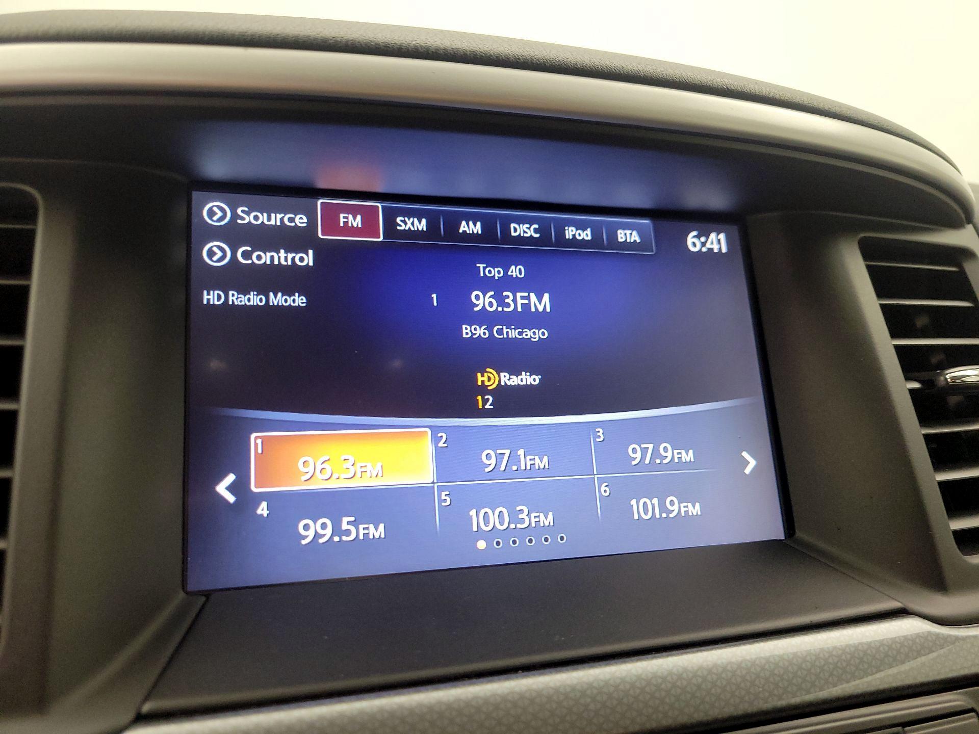 Thumbnail: 2019 Nissan Pathfinder - 16
