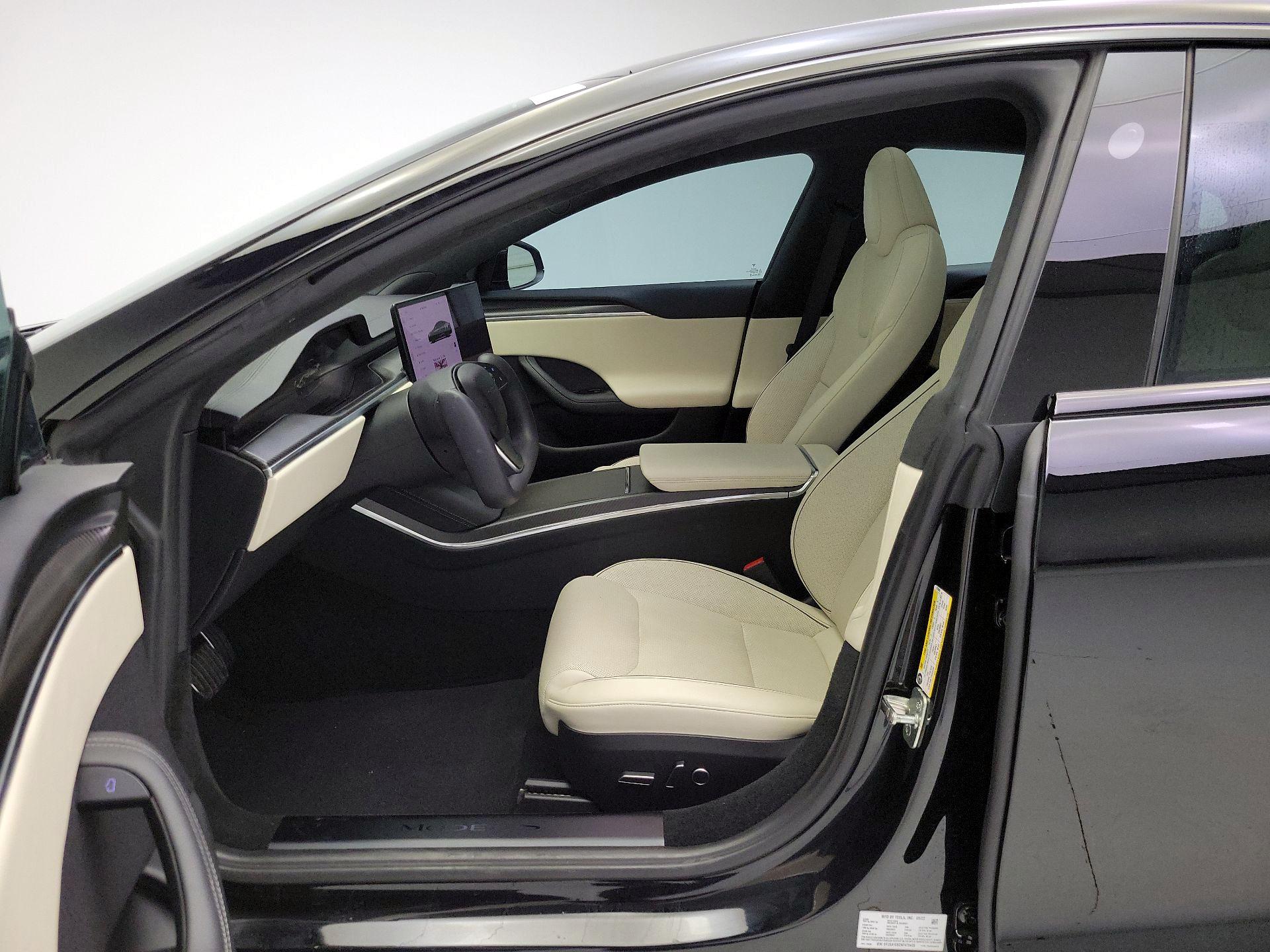 Thumbnail: 2022 Tesla Model S - 11