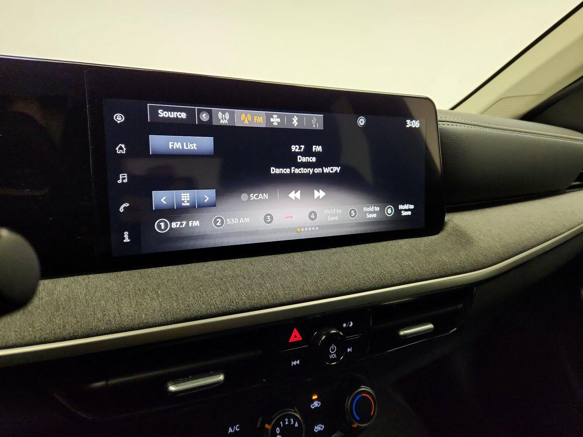 Thumbnail: 2025 Nissan Kicks - 14