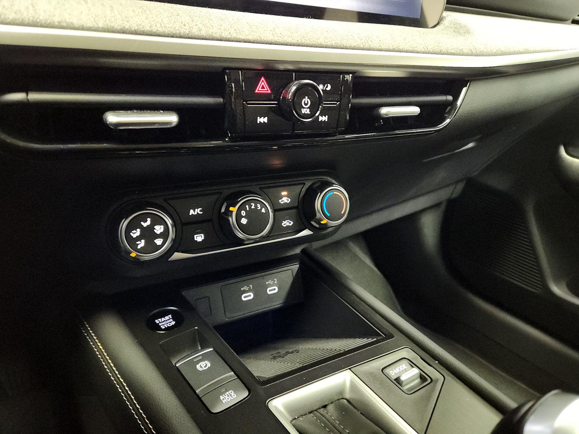 Thumbnail: 2025 Nissan Kicks - 15