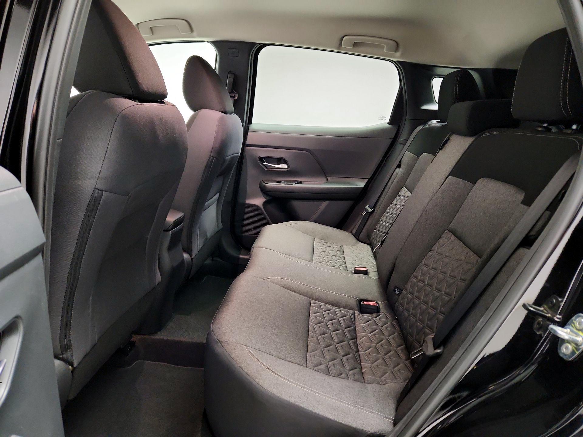 Thumbnail: 2025 Nissan Kicks - 18