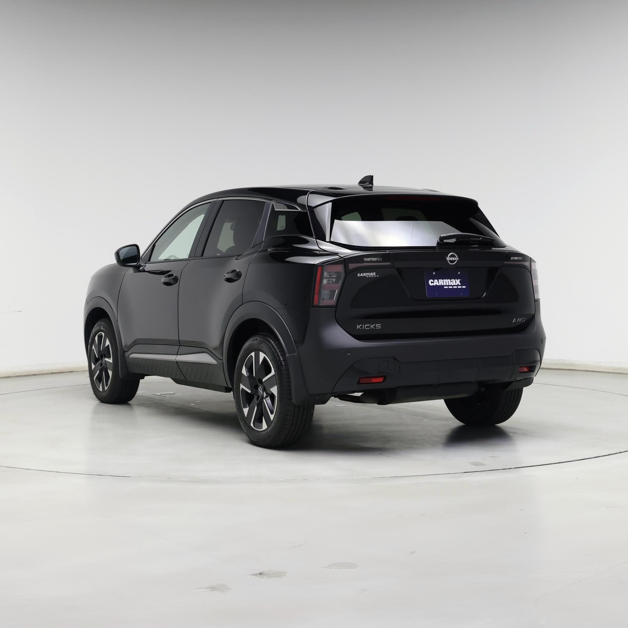 Thumbnail: 2025 Nissan Kicks - 2