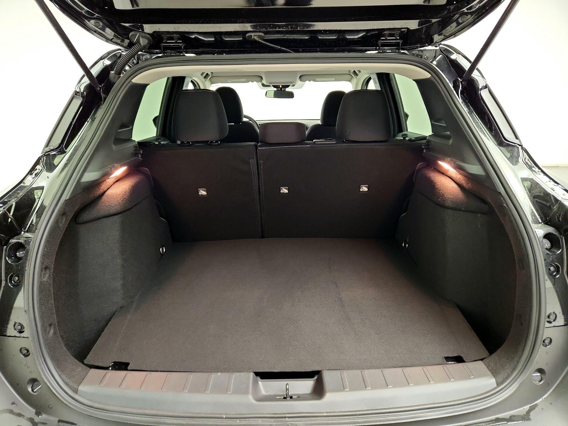 Thumbnail: 2025 Nissan Kicks - 19