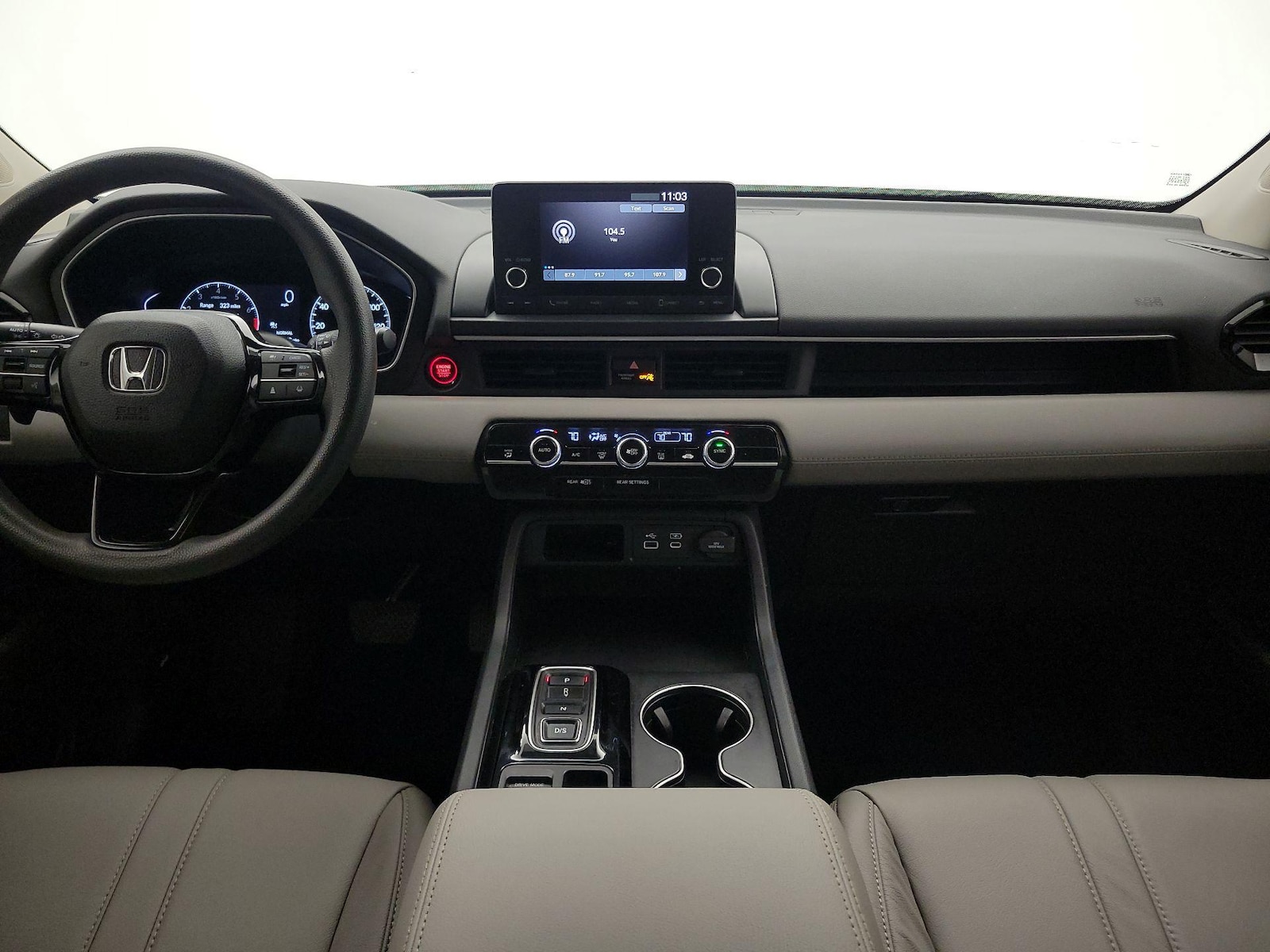 2023 Honda Pilot LX - Photo 10