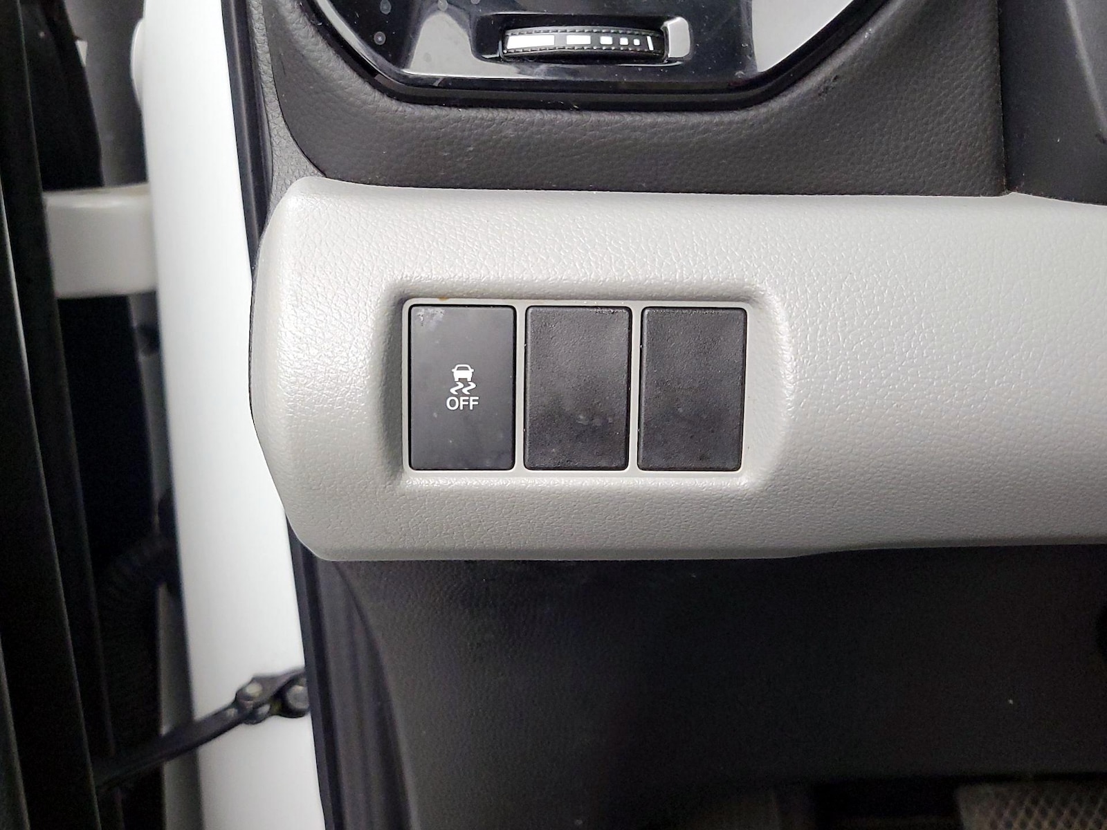 2023 Honda Pilot LX - Photo 14