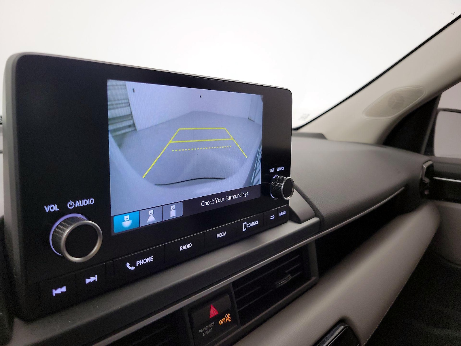 2023 Honda Pilot LX - Photo 15