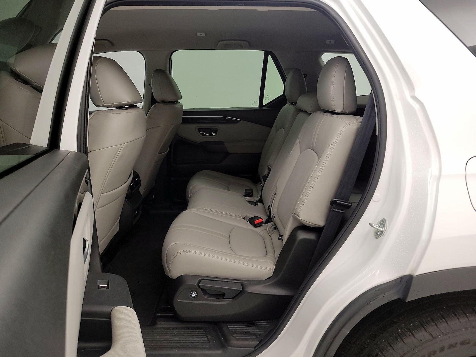 2023 Honda Pilot LX - Photo 20