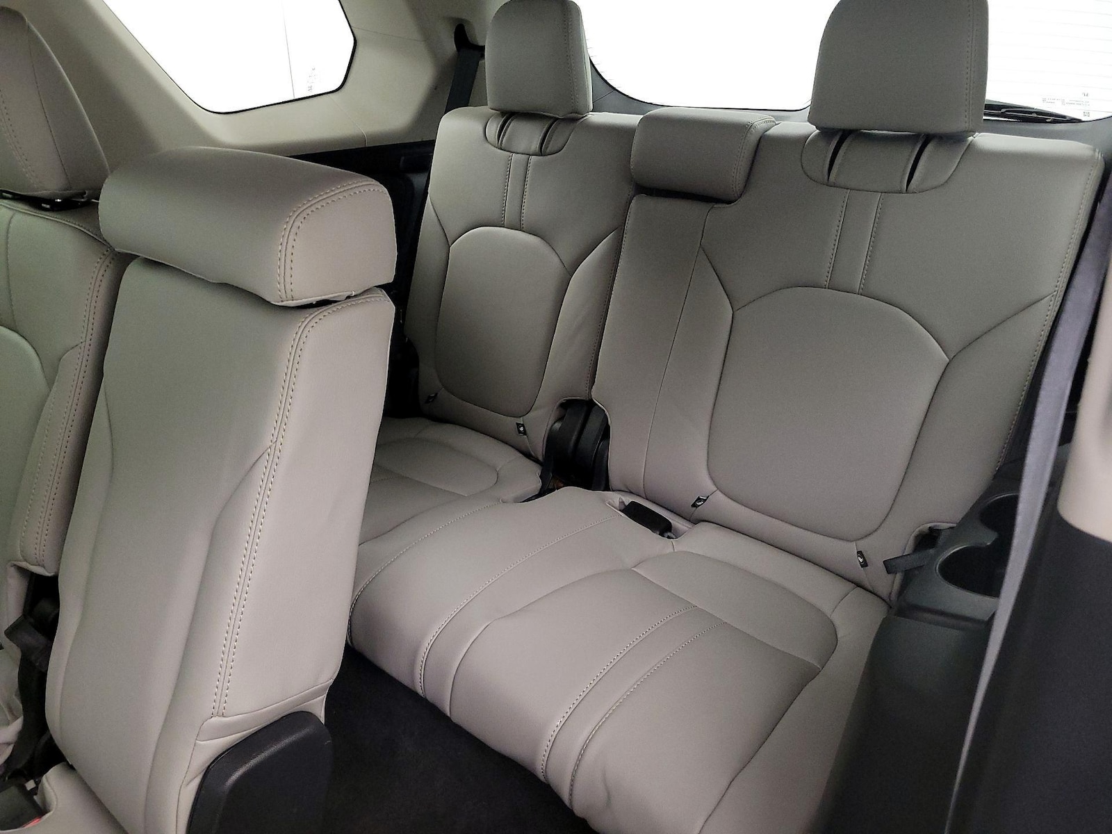 2023 Honda Pilot LX - Photo 21
