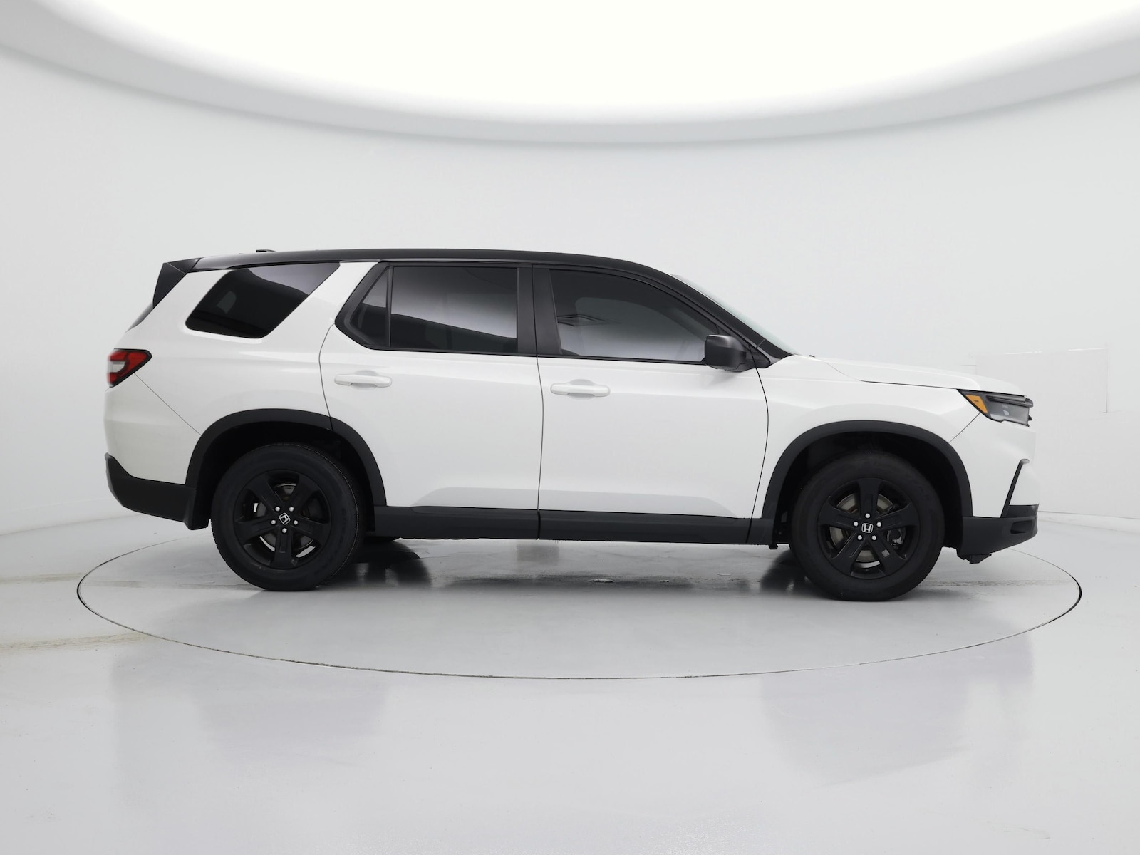2023 Honda Pilot LX - Photo 8