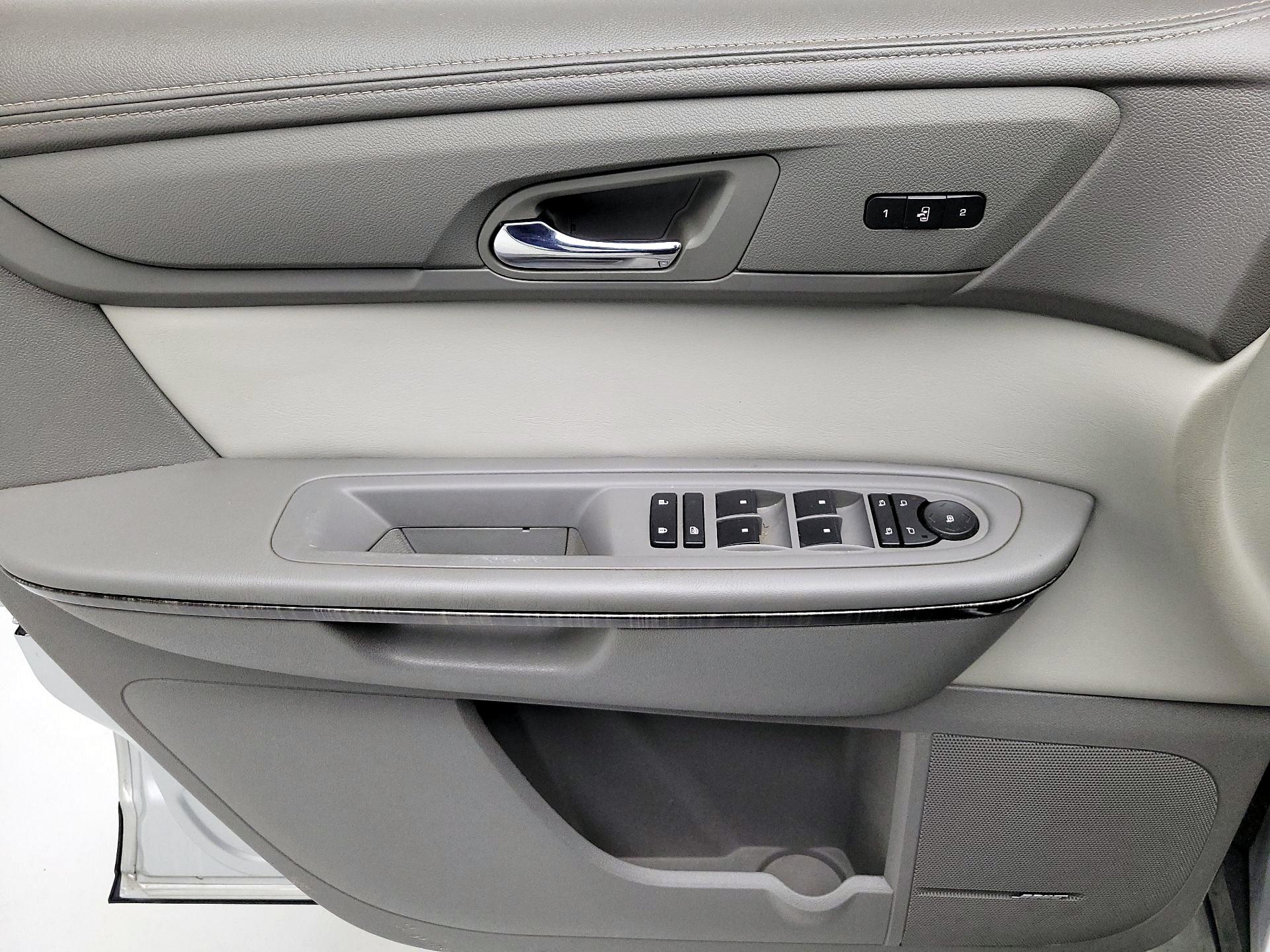 Thumbnail: 2015 GMC Acadia - 12