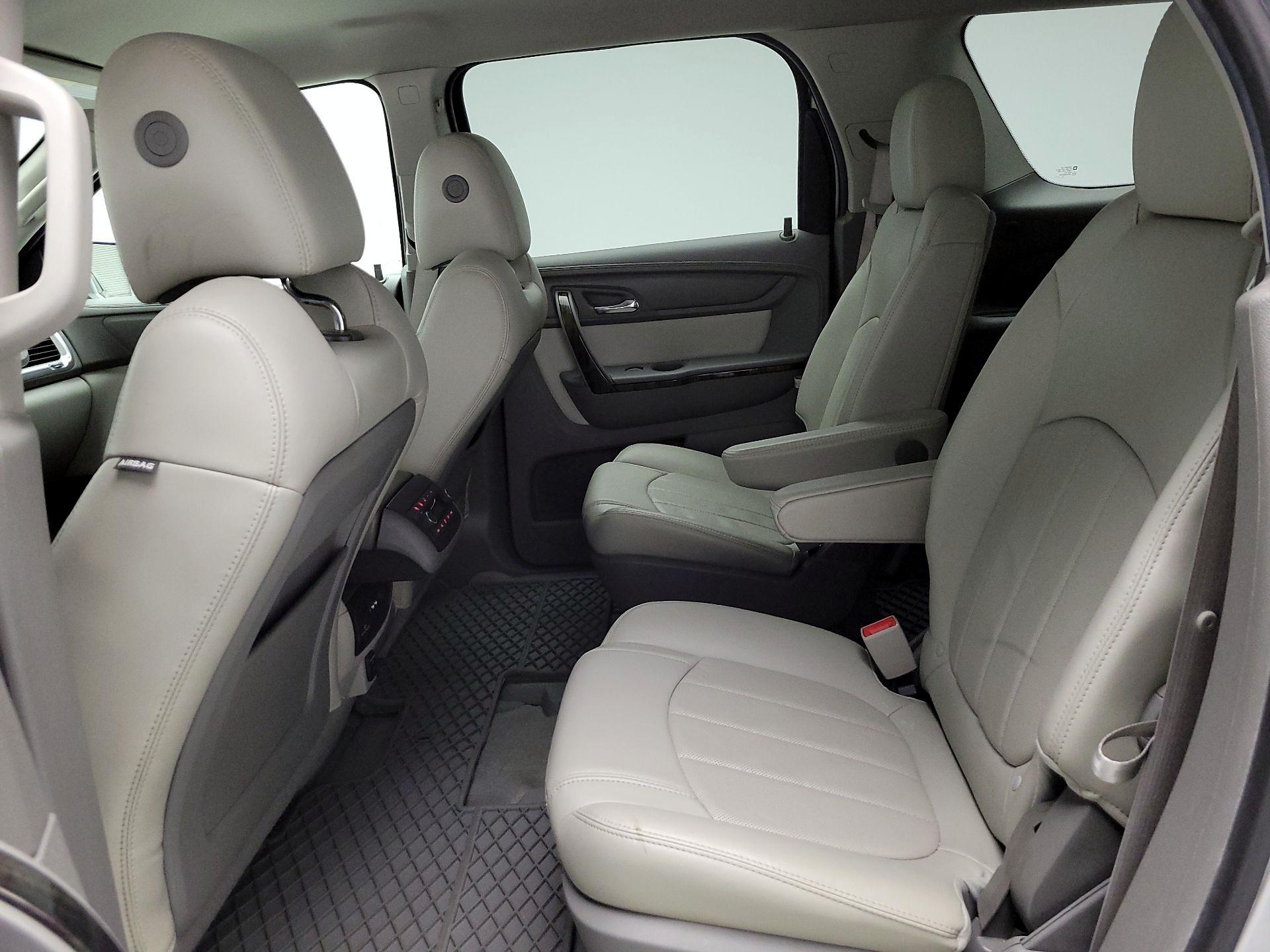 Thumbnail: 2015 GMC Acadia - 19