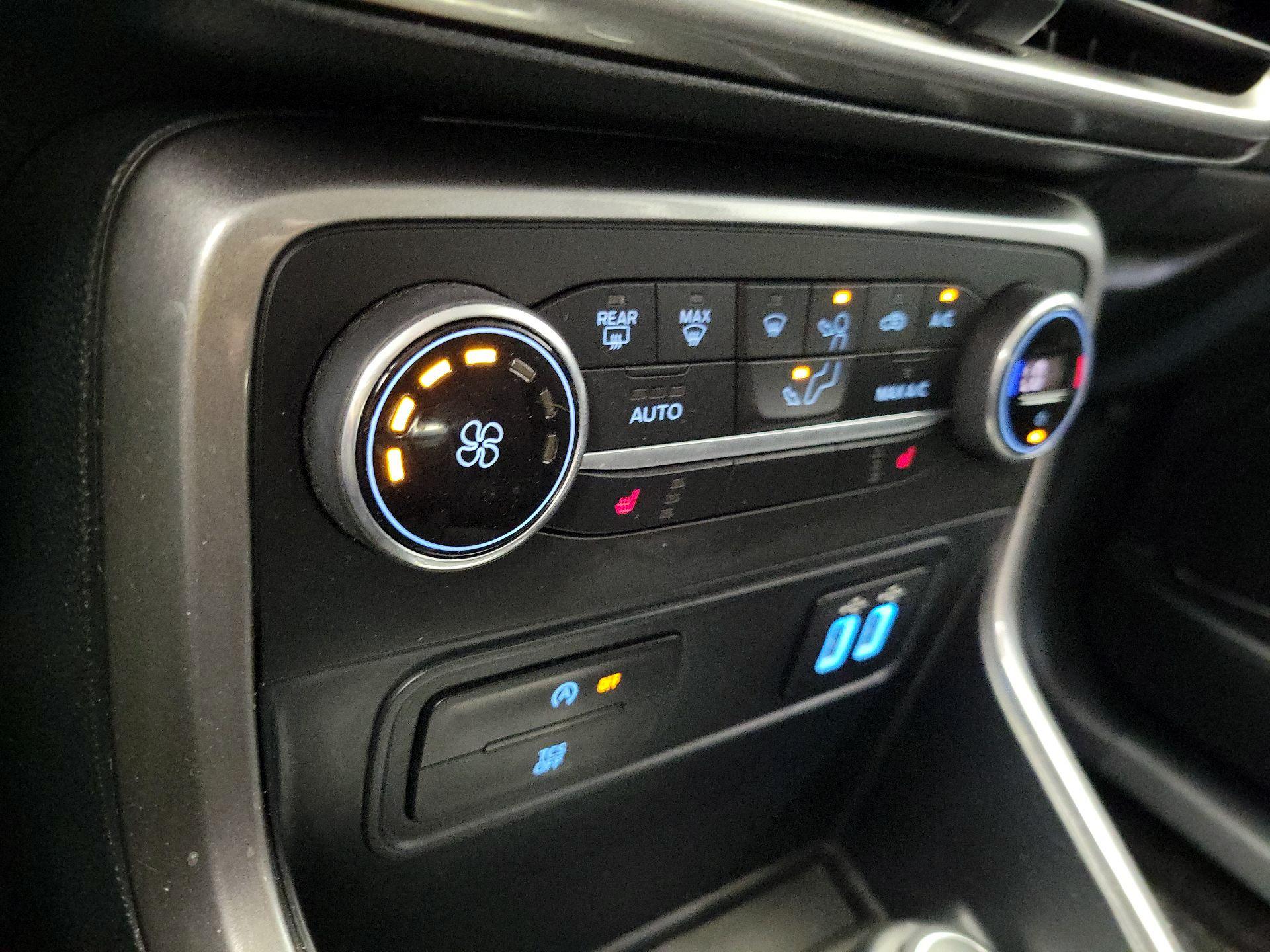 Thumbnail: 2021 Ford EcoSport - 17