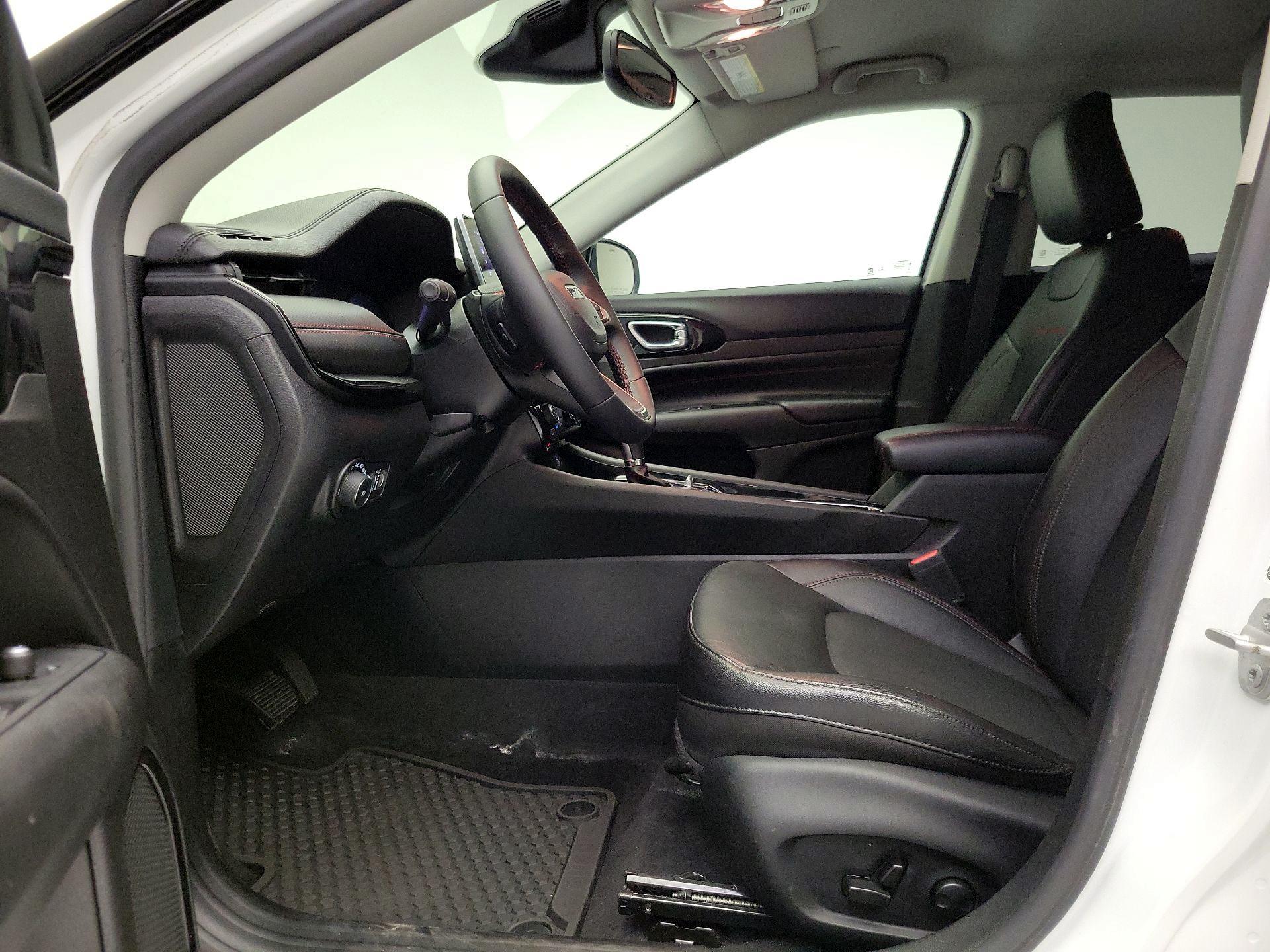 Thumbnail: 2022 Jeep Compass - 11