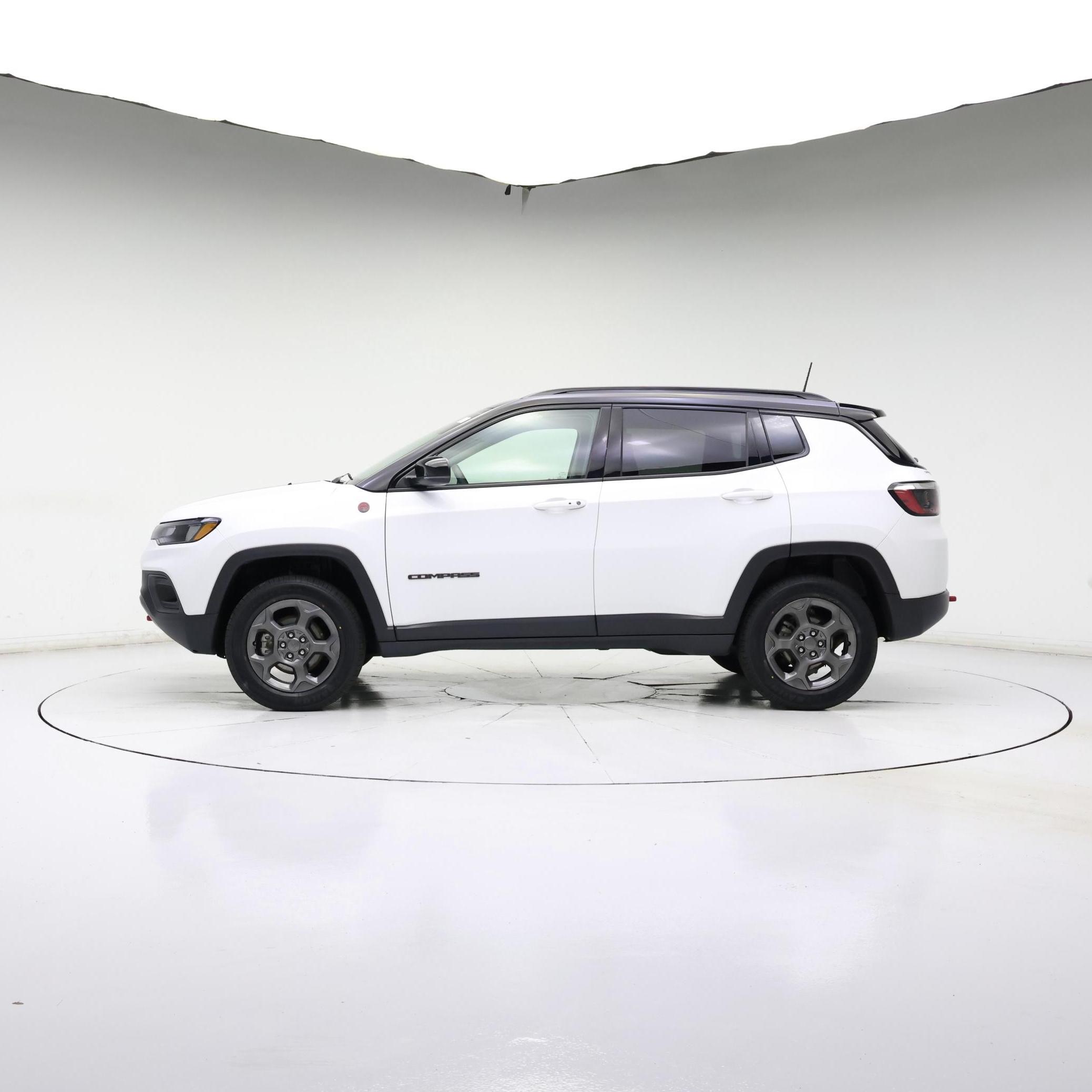 Thumbnail: 2022 Jeep Compass - 3