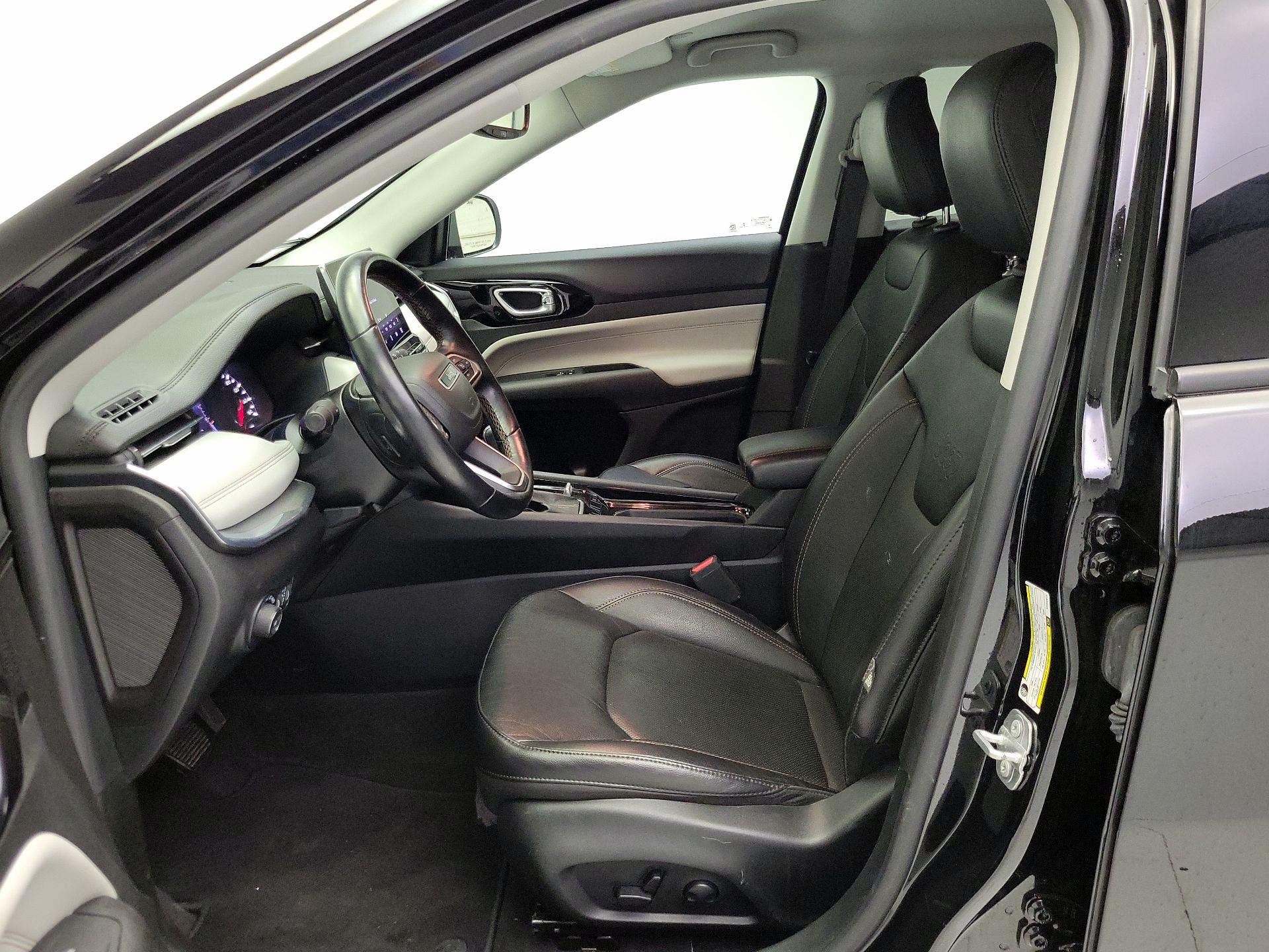 Thumbnail: 2022 Jeep Compass - 11