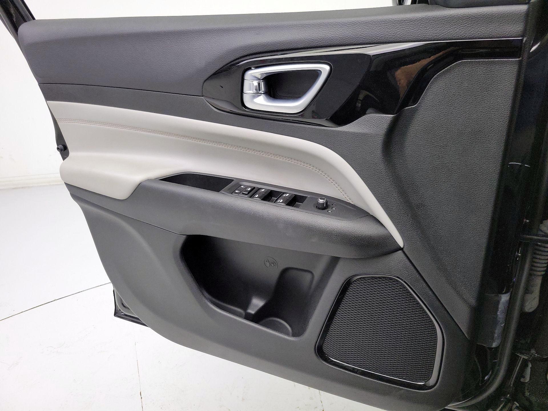 Thumbnail: 2022 Jeep Compass - 12