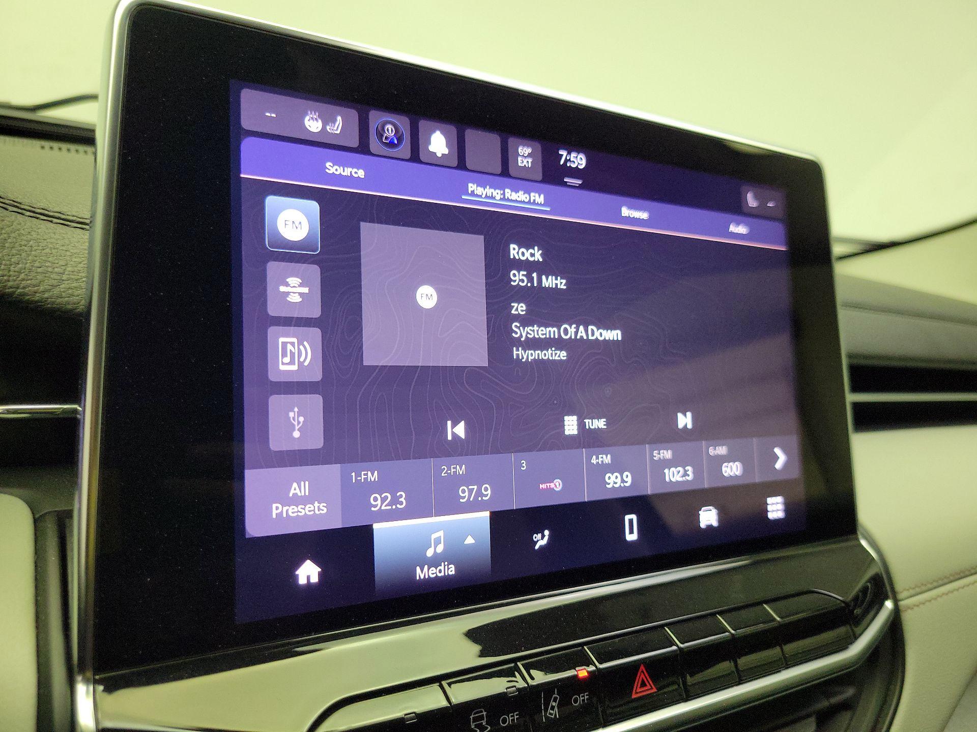 Thumbnail: 2022 Jeep Compass - 15