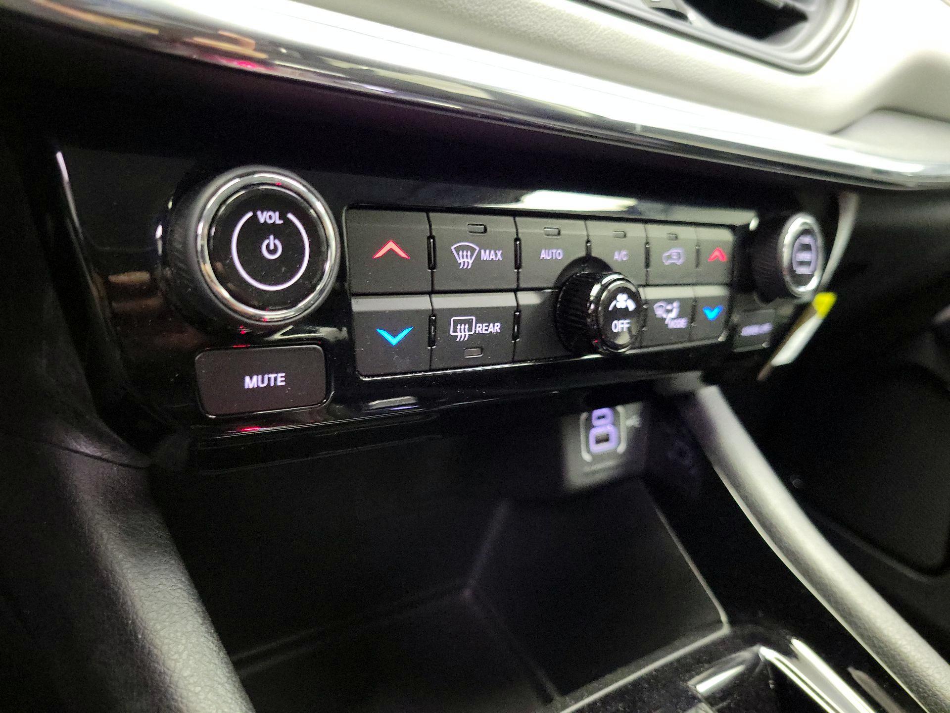 Thumbnail: 2022 Jeep Compass - 16