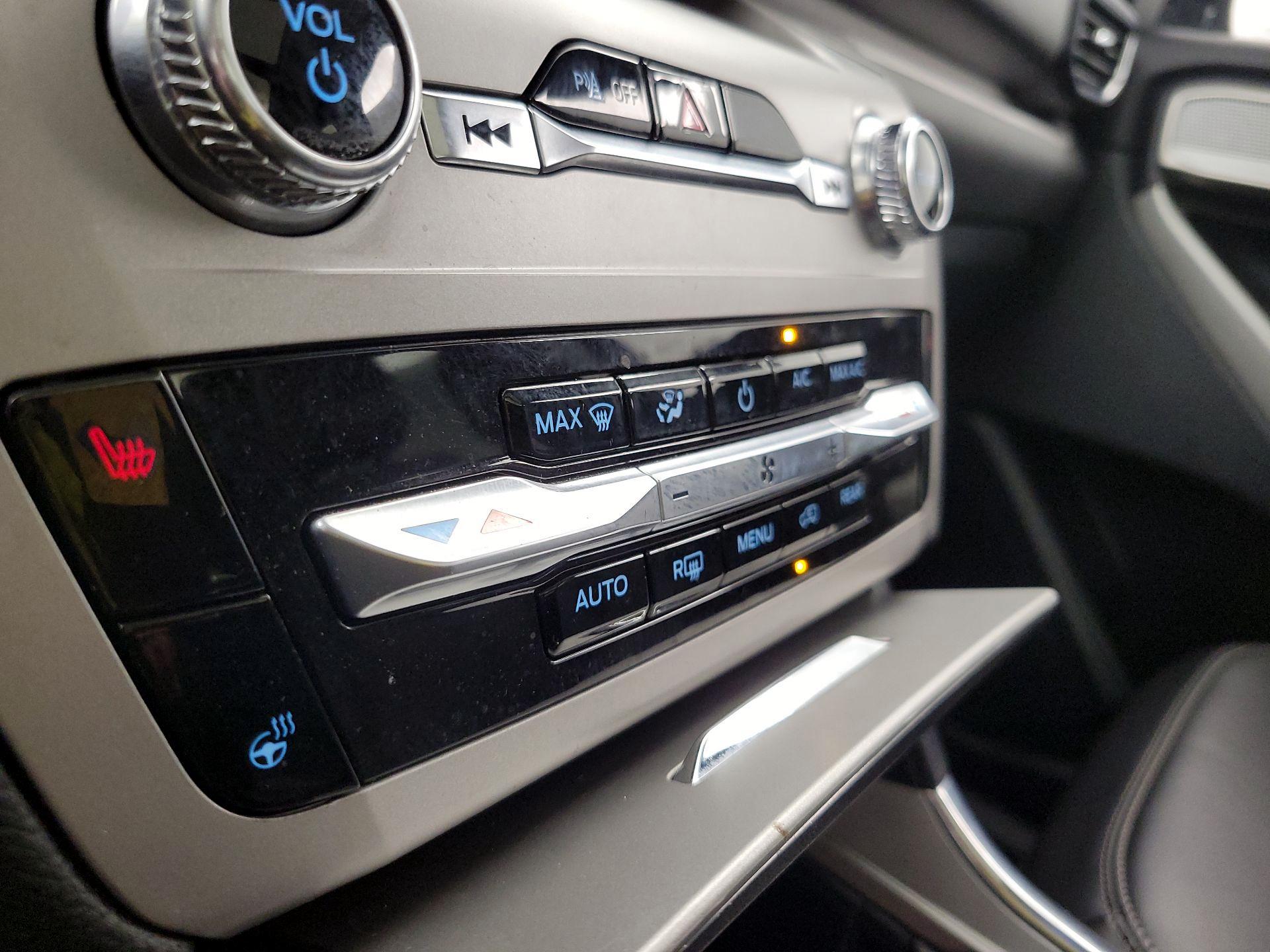 Thumbnail: 2023 Ford Explorer - 17