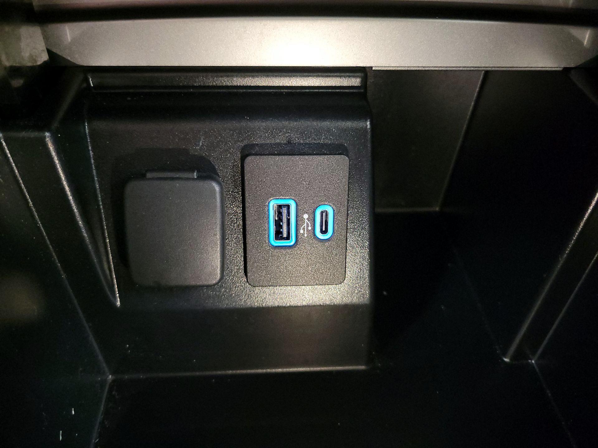 Thumbnail: 2023 Ford Explorer - 19