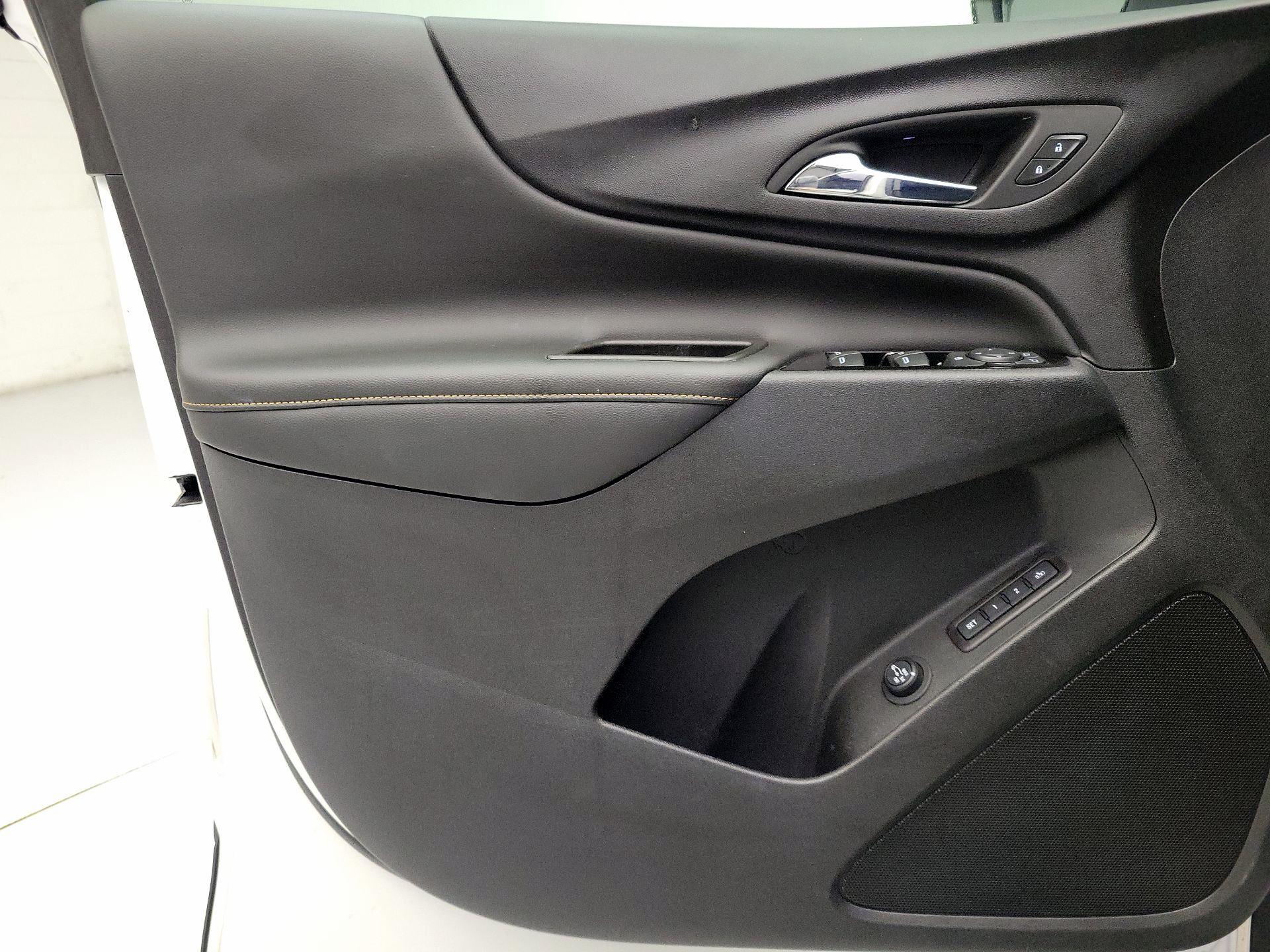 Thumbnail: 2022 Chevrolet Equinox - 12