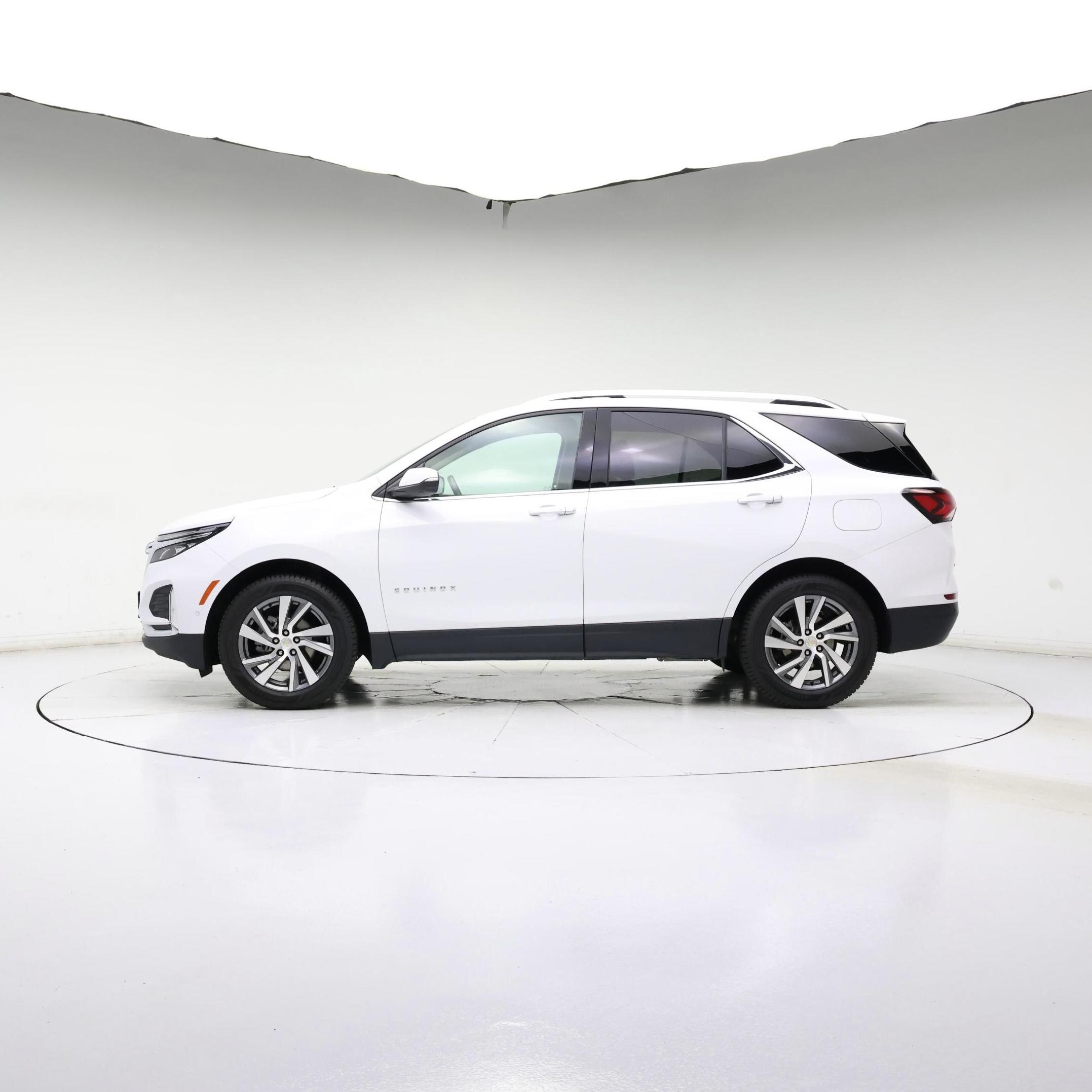 Thumbnail: 2022 Chevrolet Equinox - 3