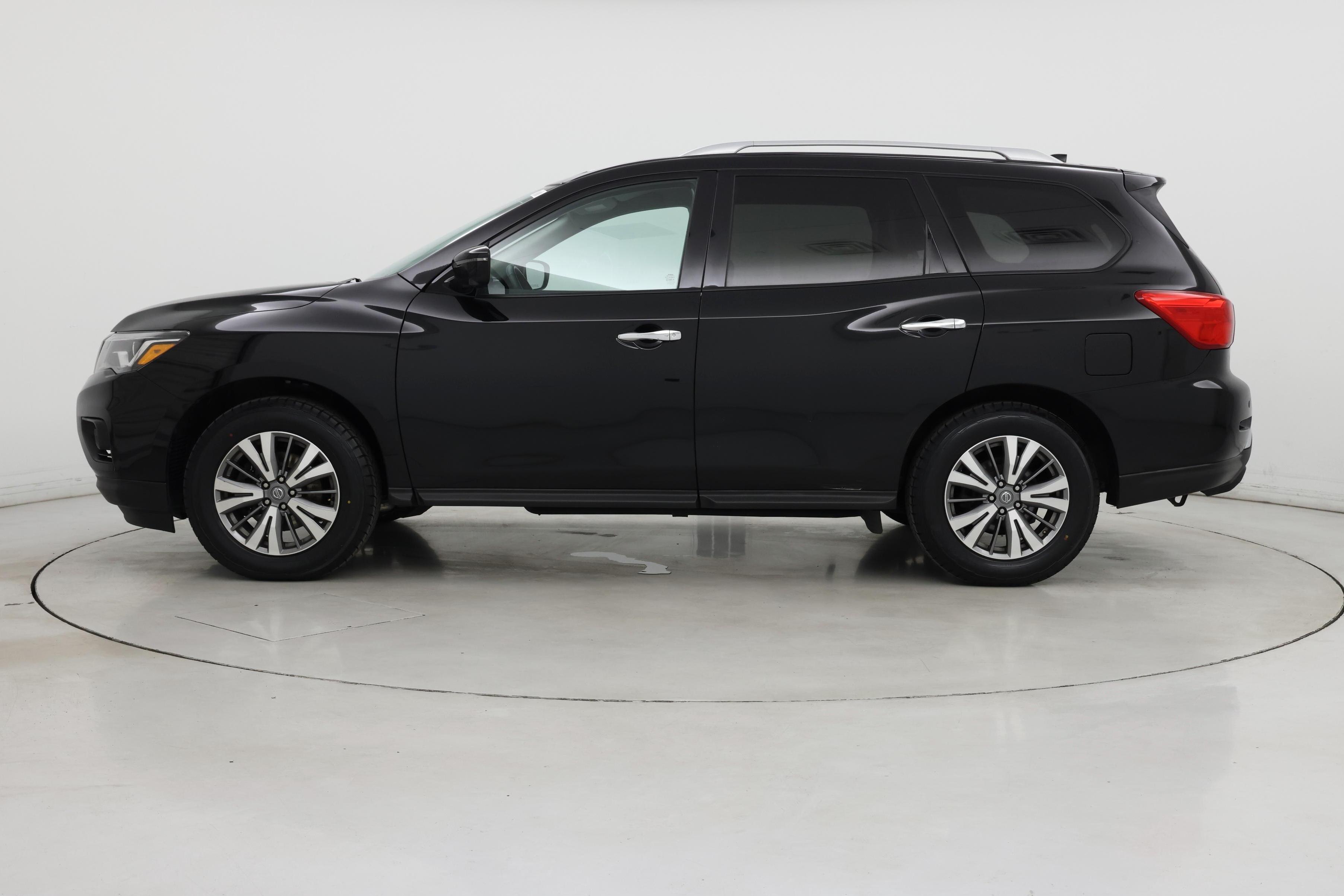 Thumbnail: 2020 Nissan Pathfinder - 3