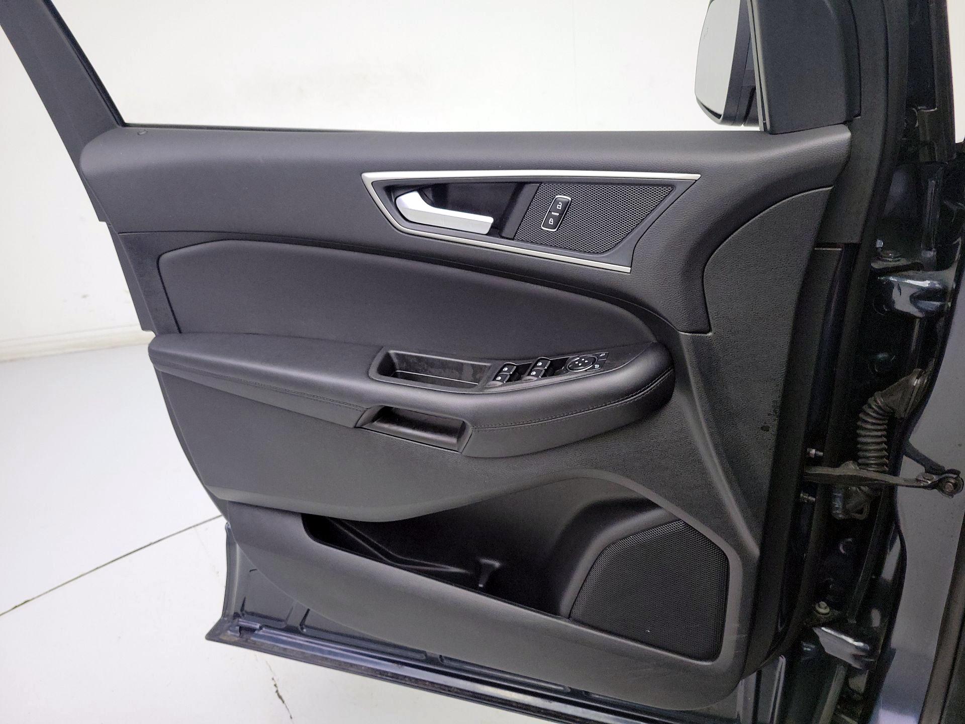 Thumbnail: 2023 Ford Edge - 12