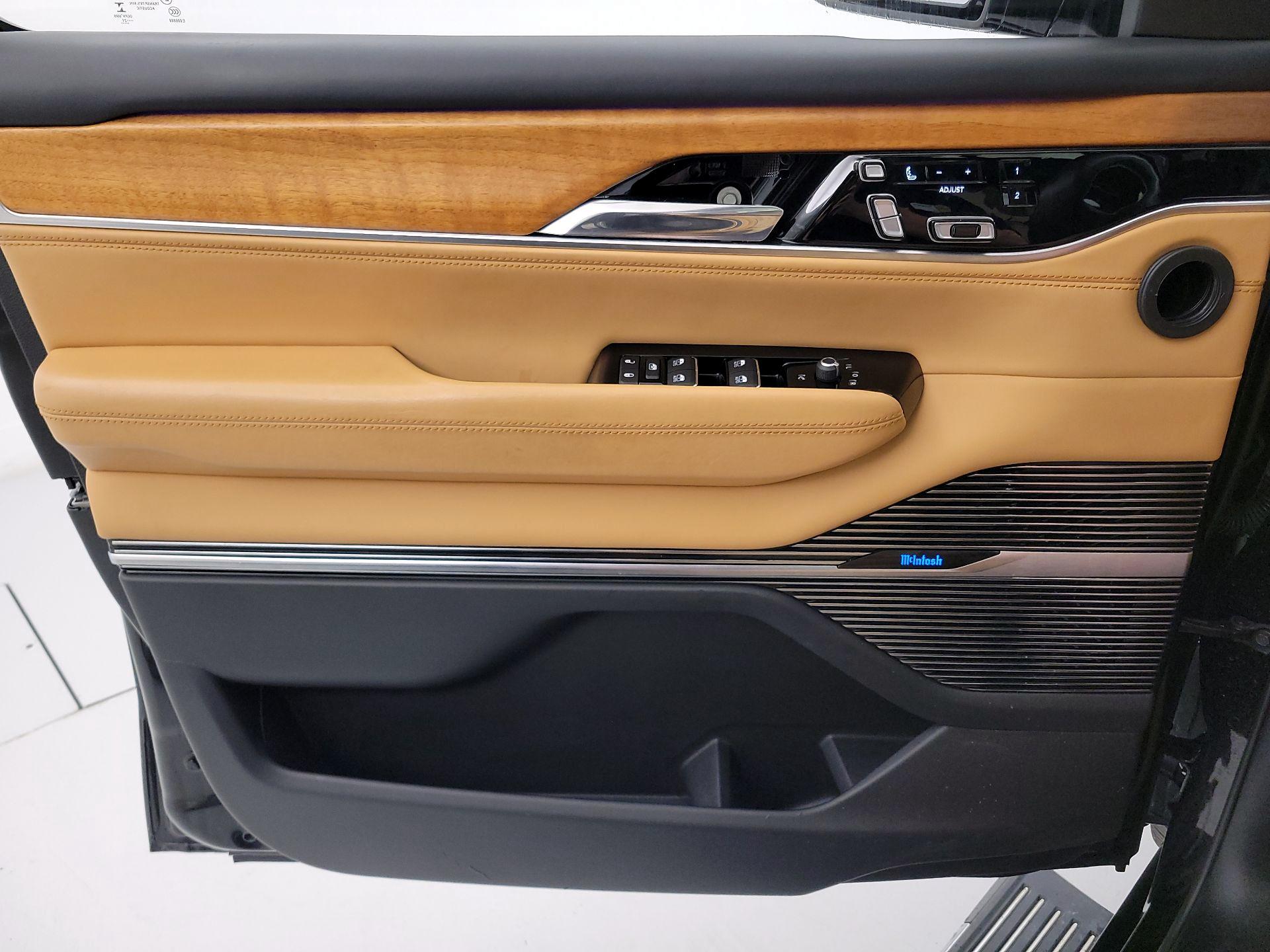 Thumbnail: 2022 Jeep Grand Wagoneer - 12
