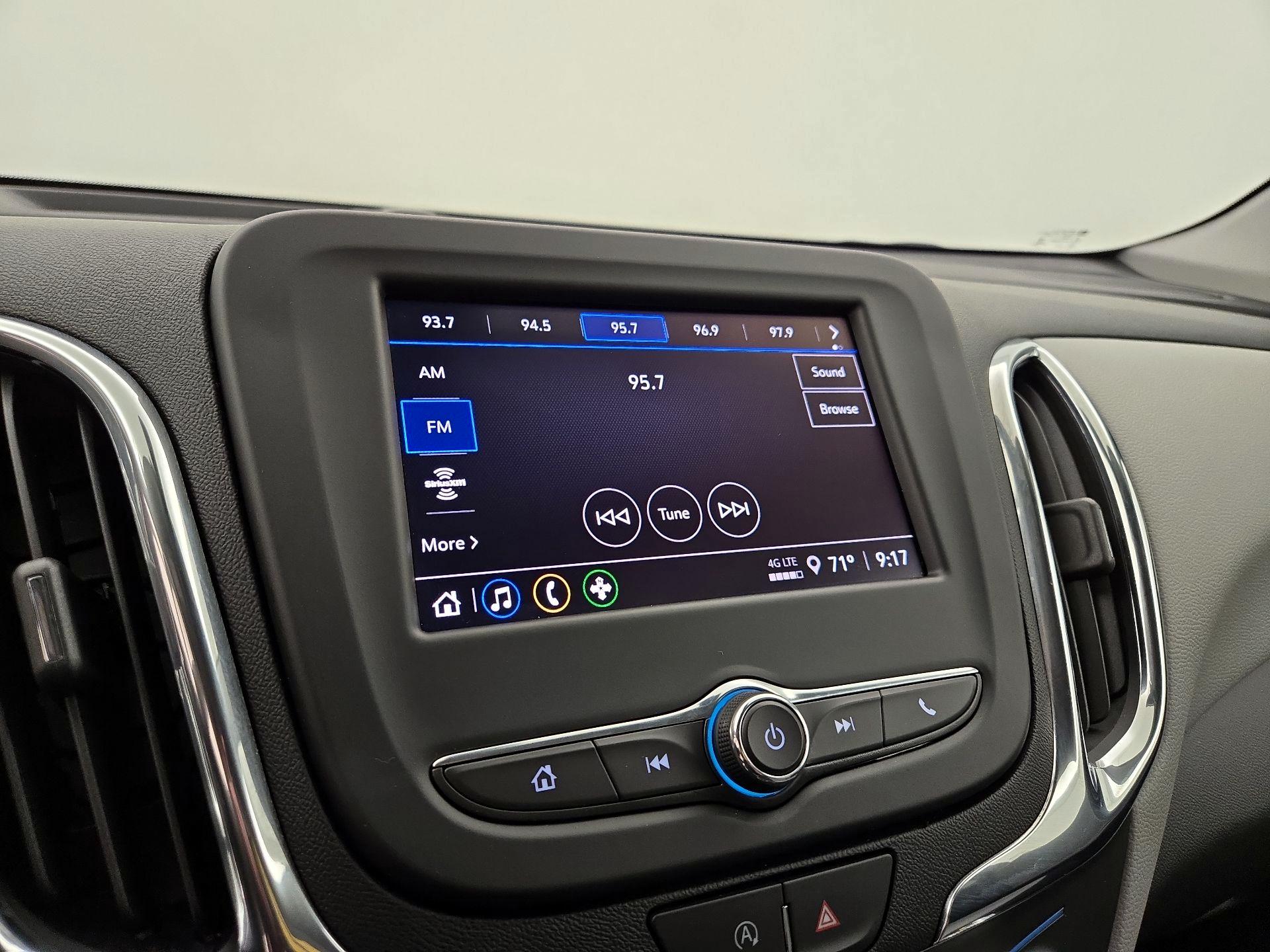 Thumbnail: 2023 Chevrolet Equinox - 15