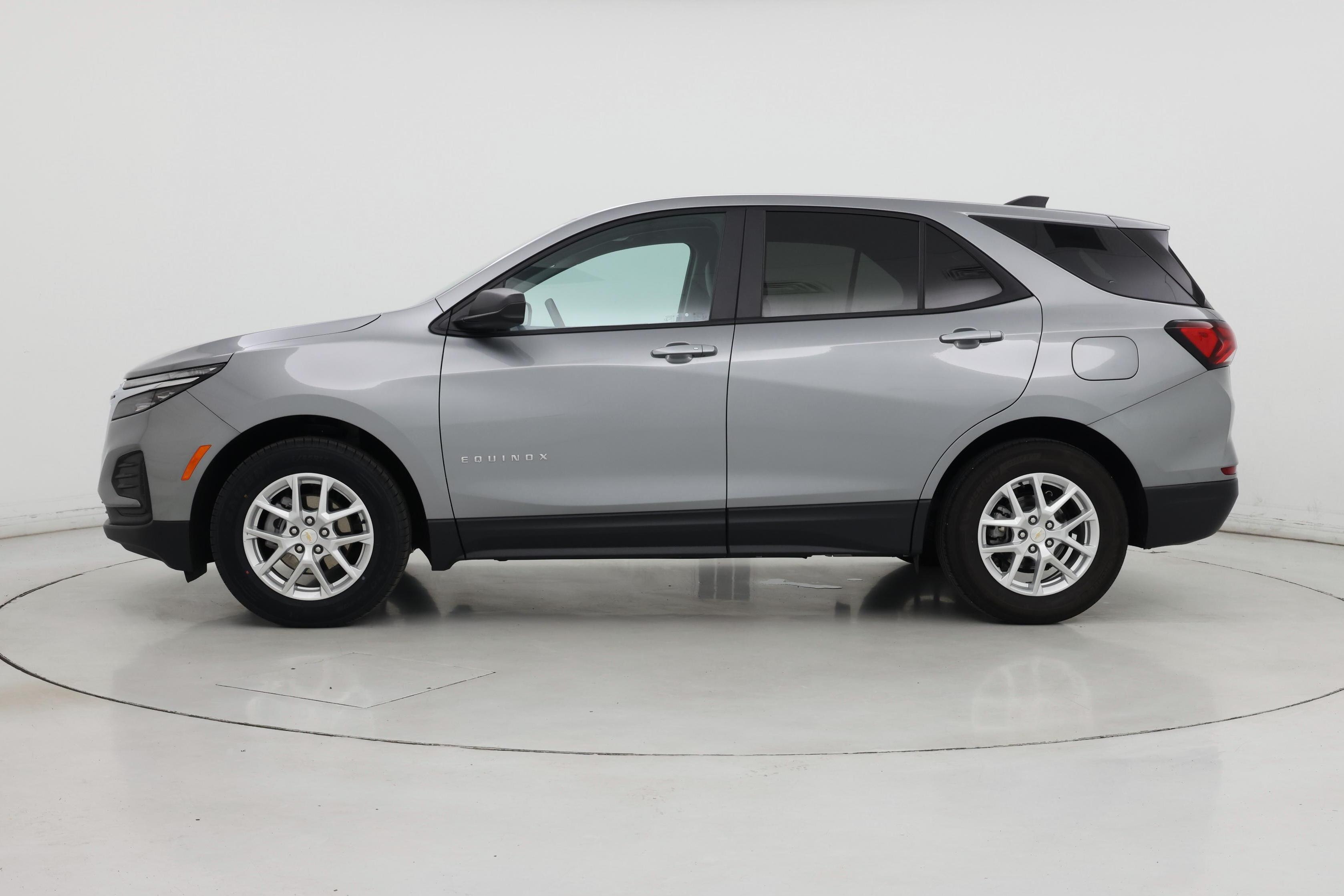 Thumbnail: 2023 Chevrolet Equinox - 3
