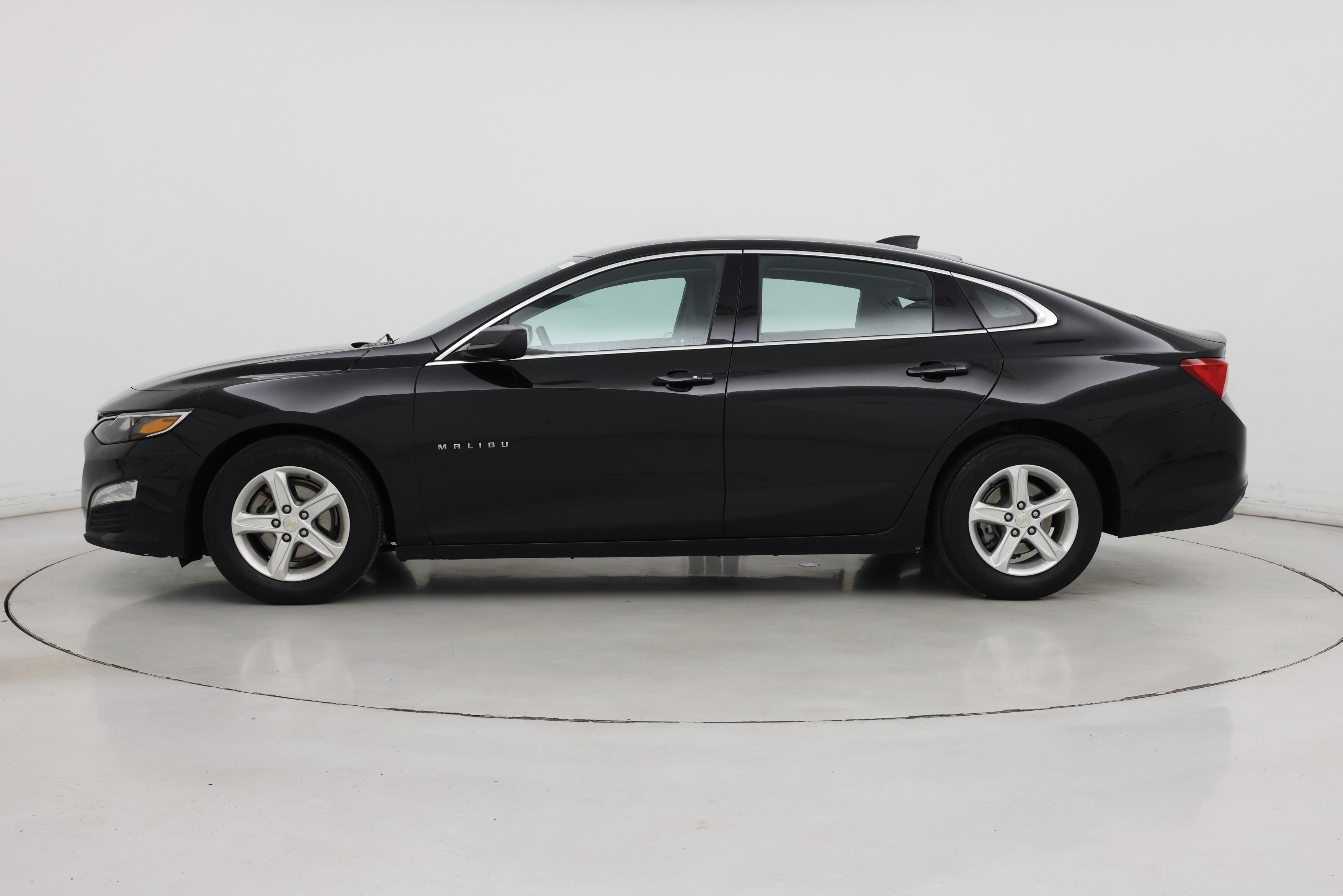 Thumbnail: 2023 Chevrolet Malibu - 3