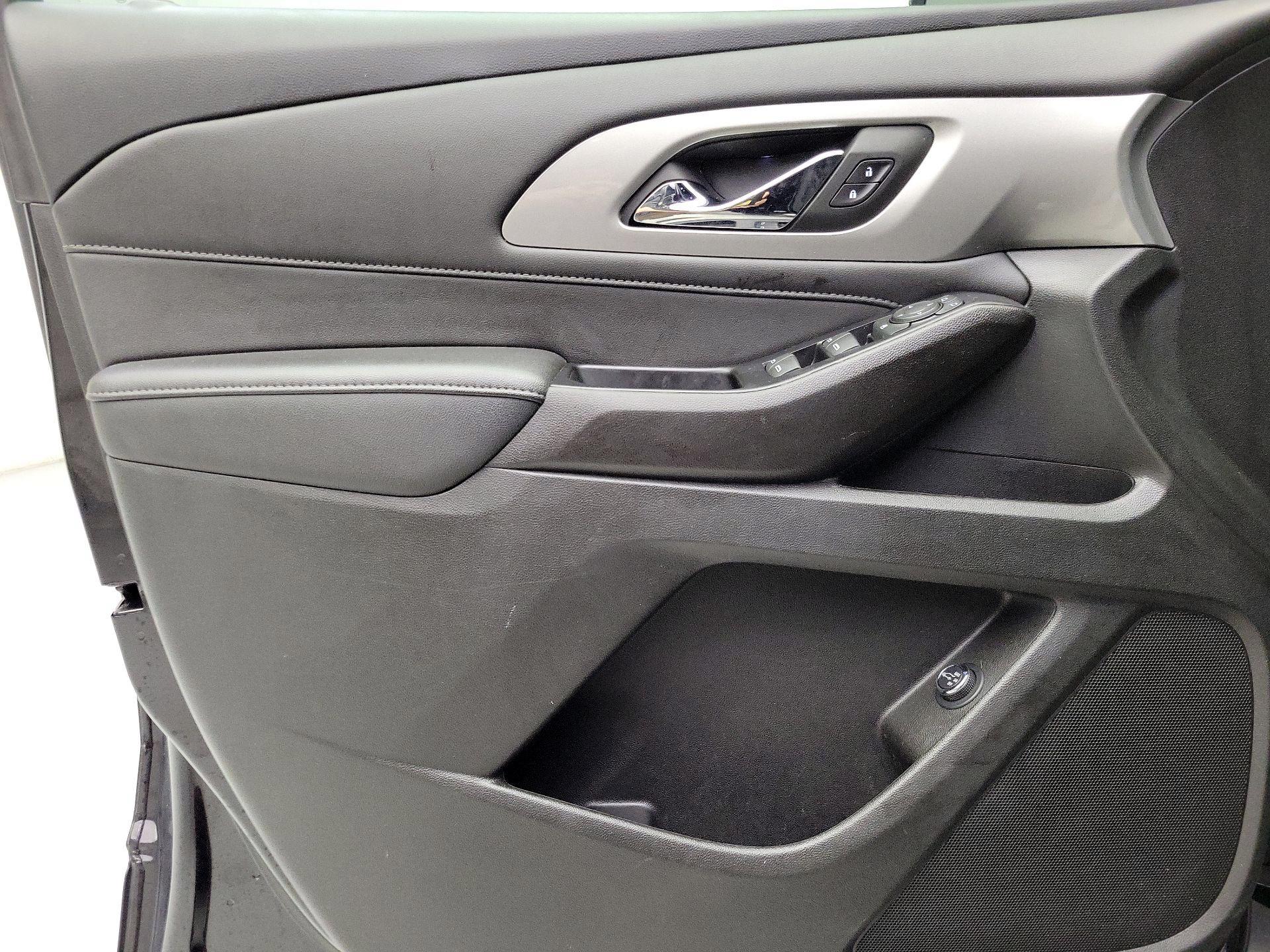 Thumbnail: 2023 Chevrolet Traverse - 12