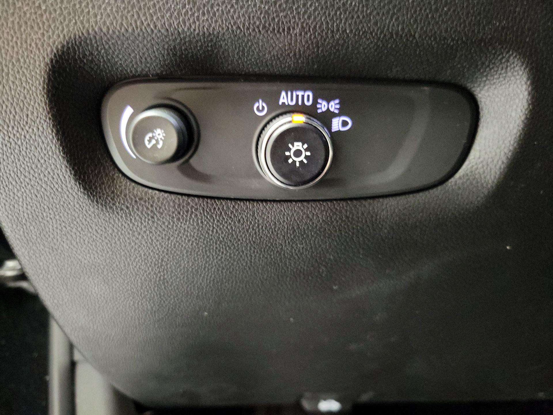 Thumbnail: 2023 Chevrolet Traverse - 13