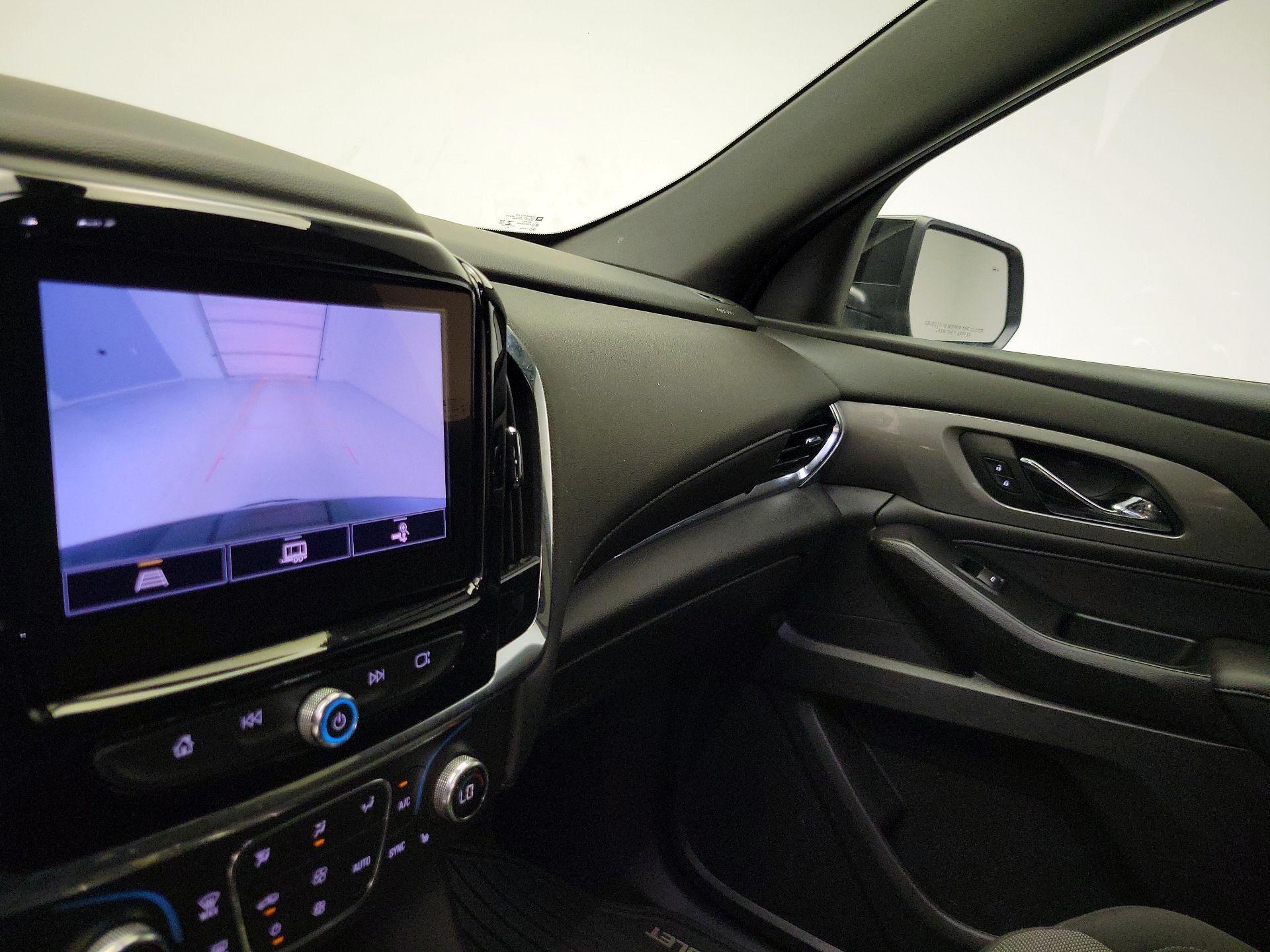 Thumbnail: 2023 Chevrolet Traverse - 14