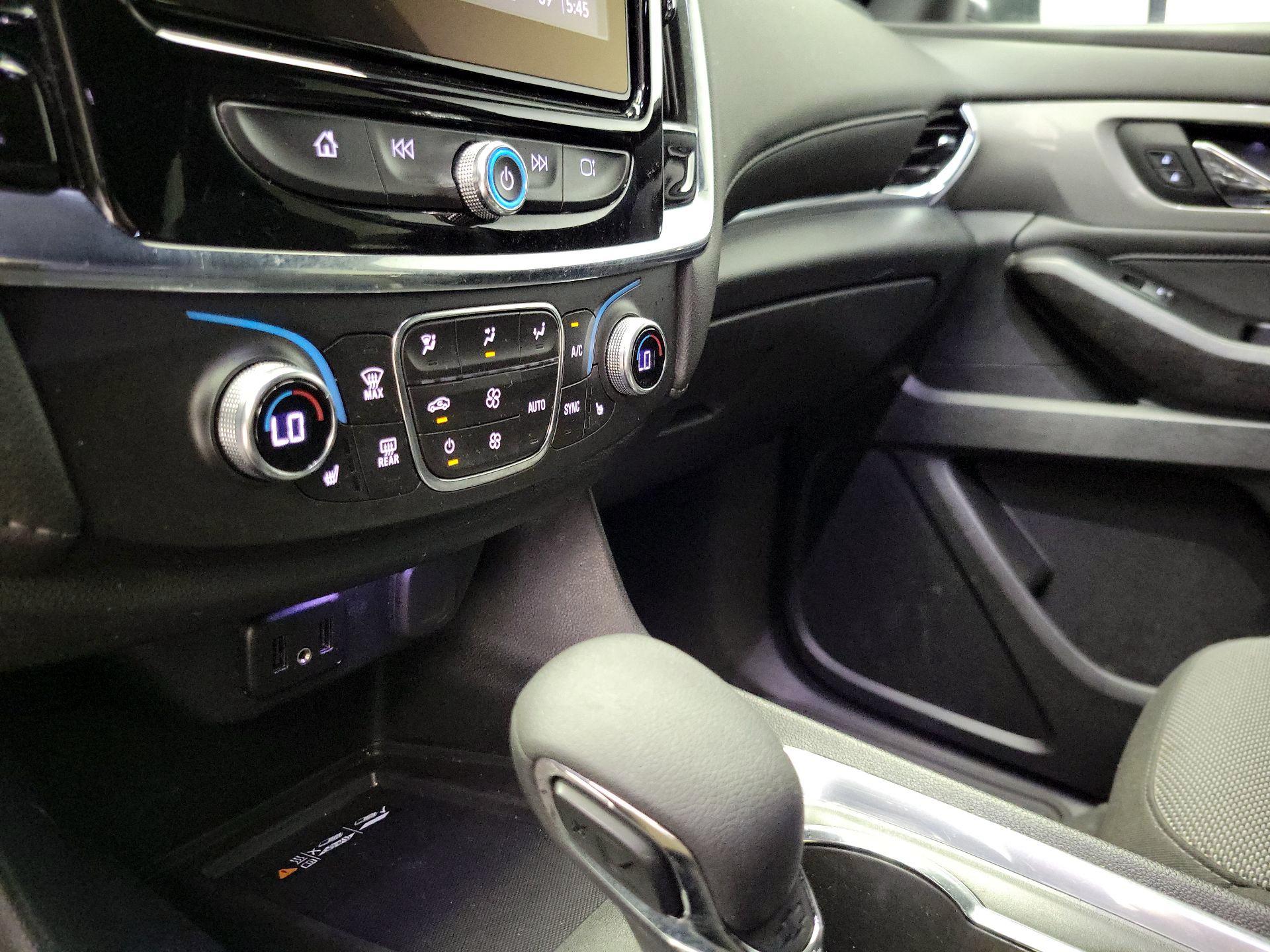 Thumbnail: 2023 Chevrolet Traverse - 16