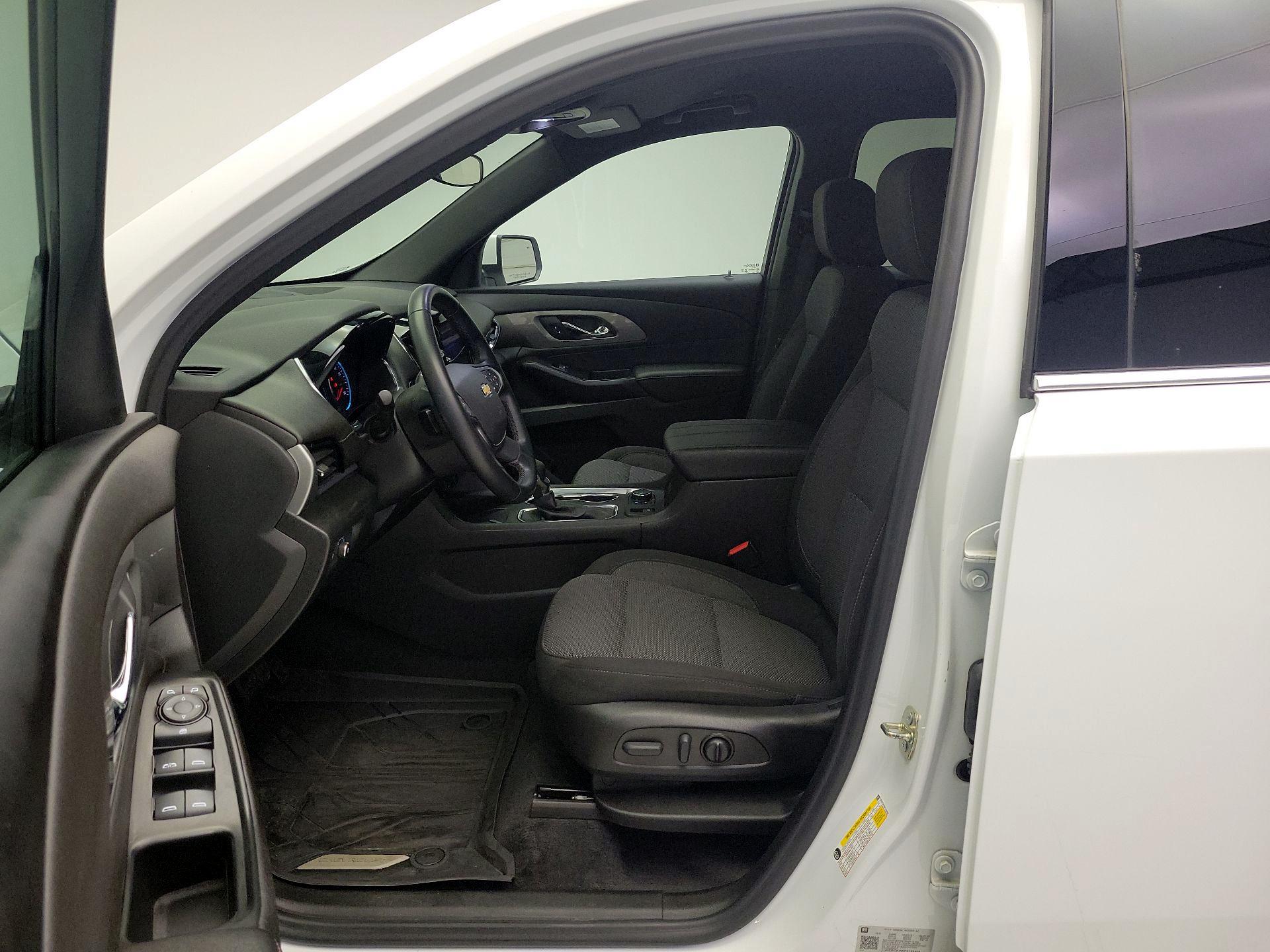 Thumbnail: 2023 Chevrolet Traverse - 11