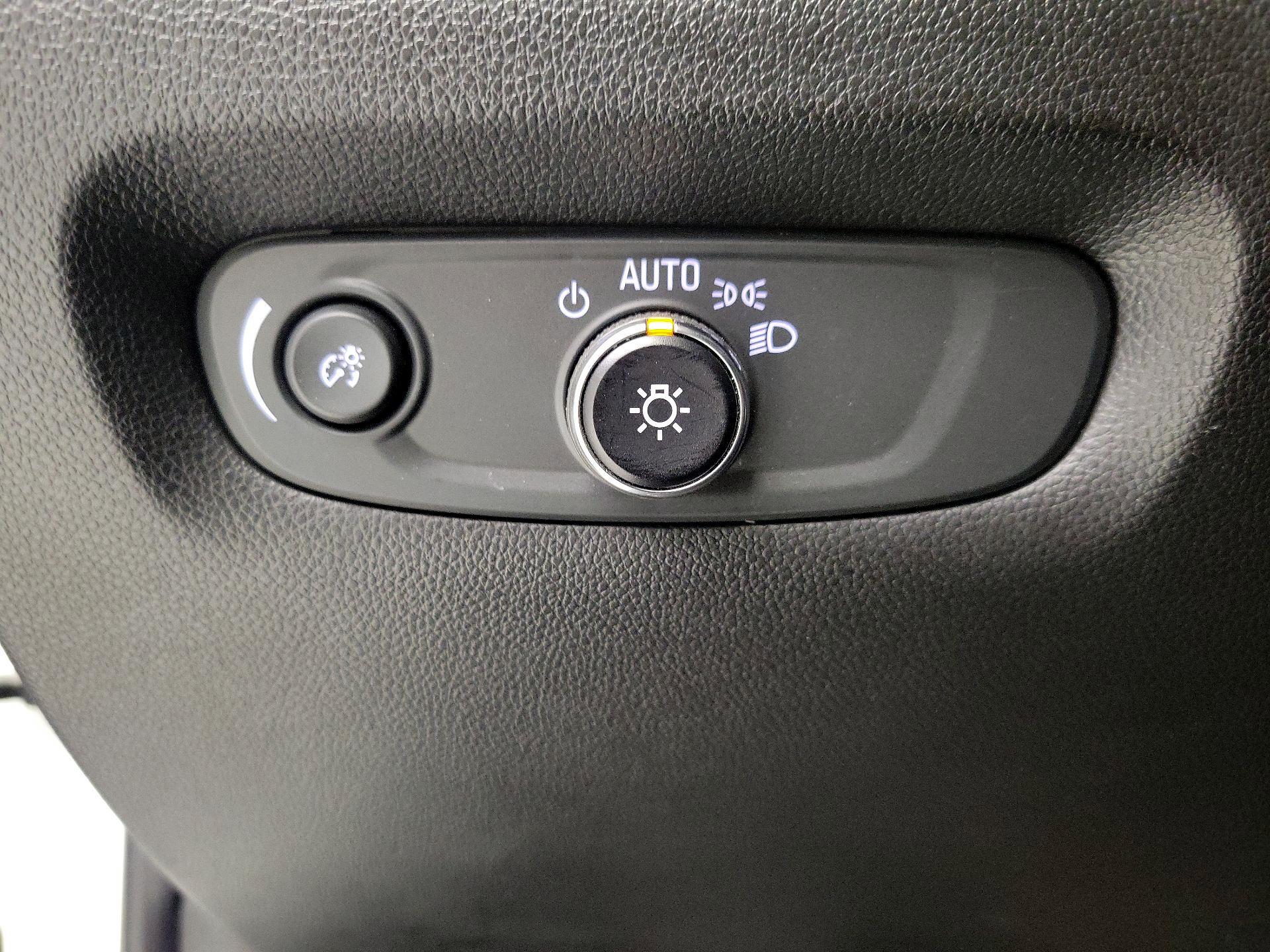 Thumbnail: 2023 Chevrolet Traverse - 13