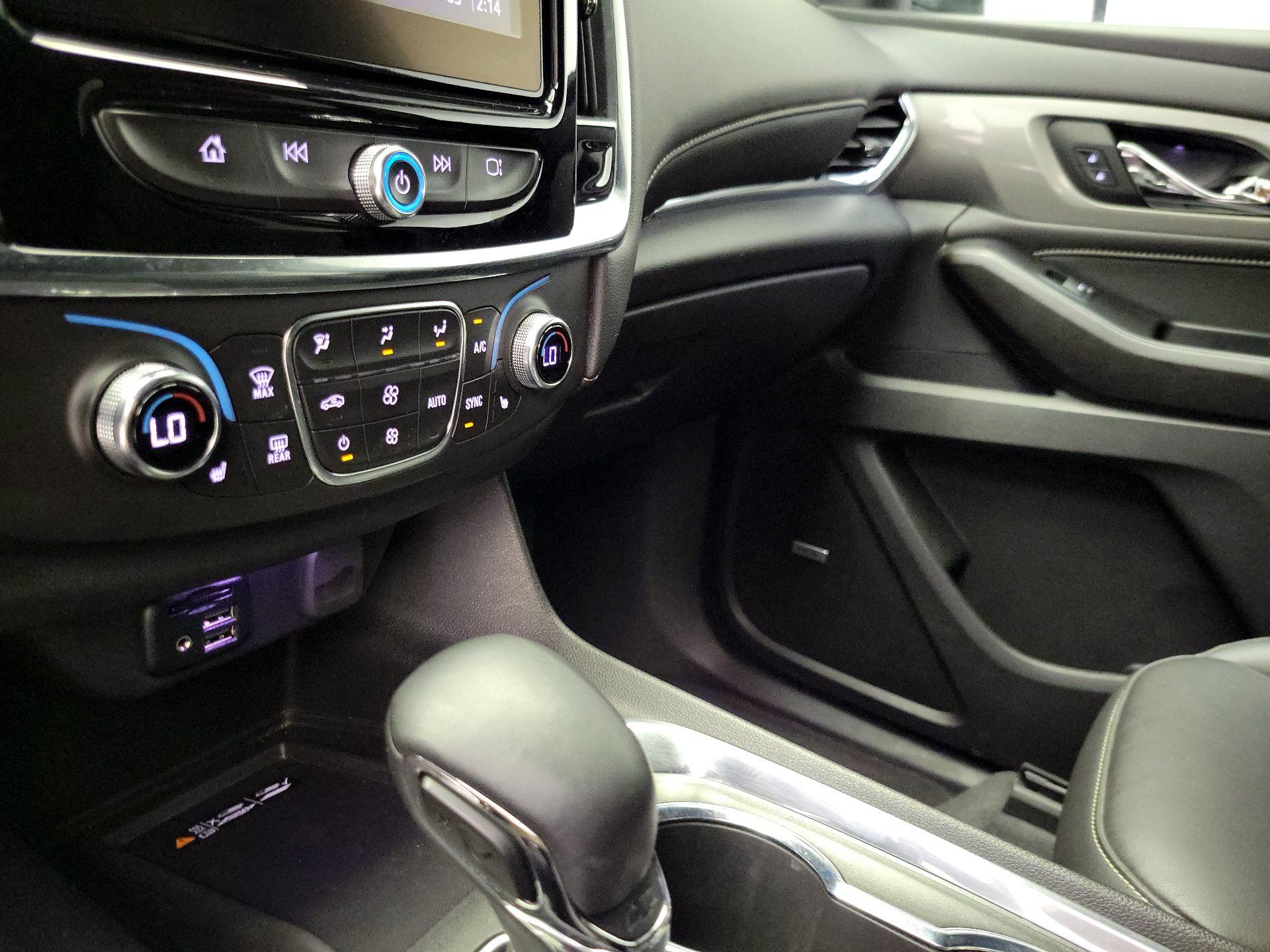 Thumbnail: 2023 Chevrolet Traverse - 17