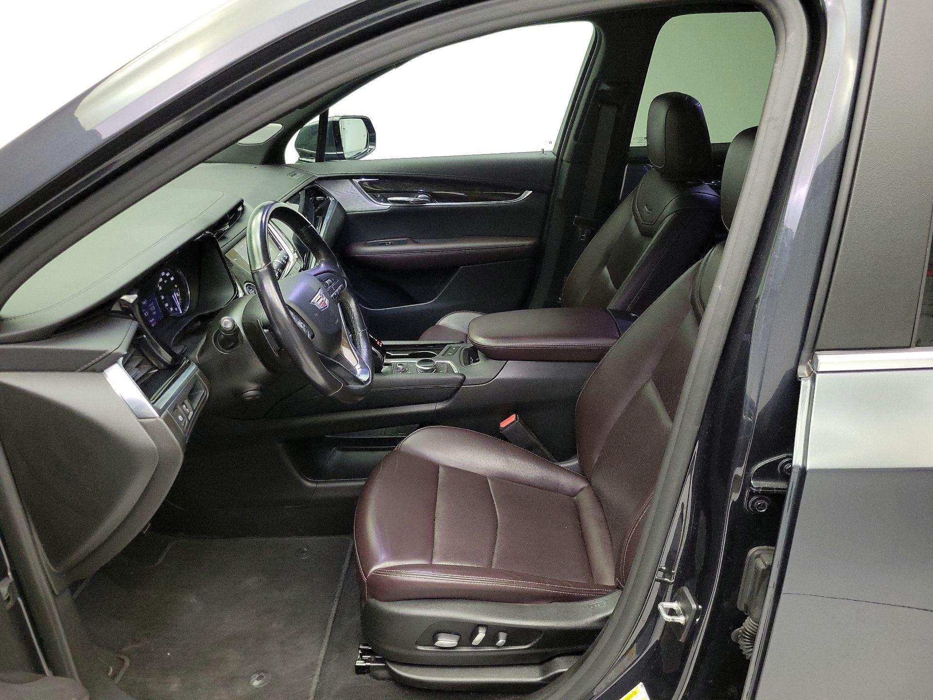 Thumbnail: 2021 Cadillac XT6 - 11