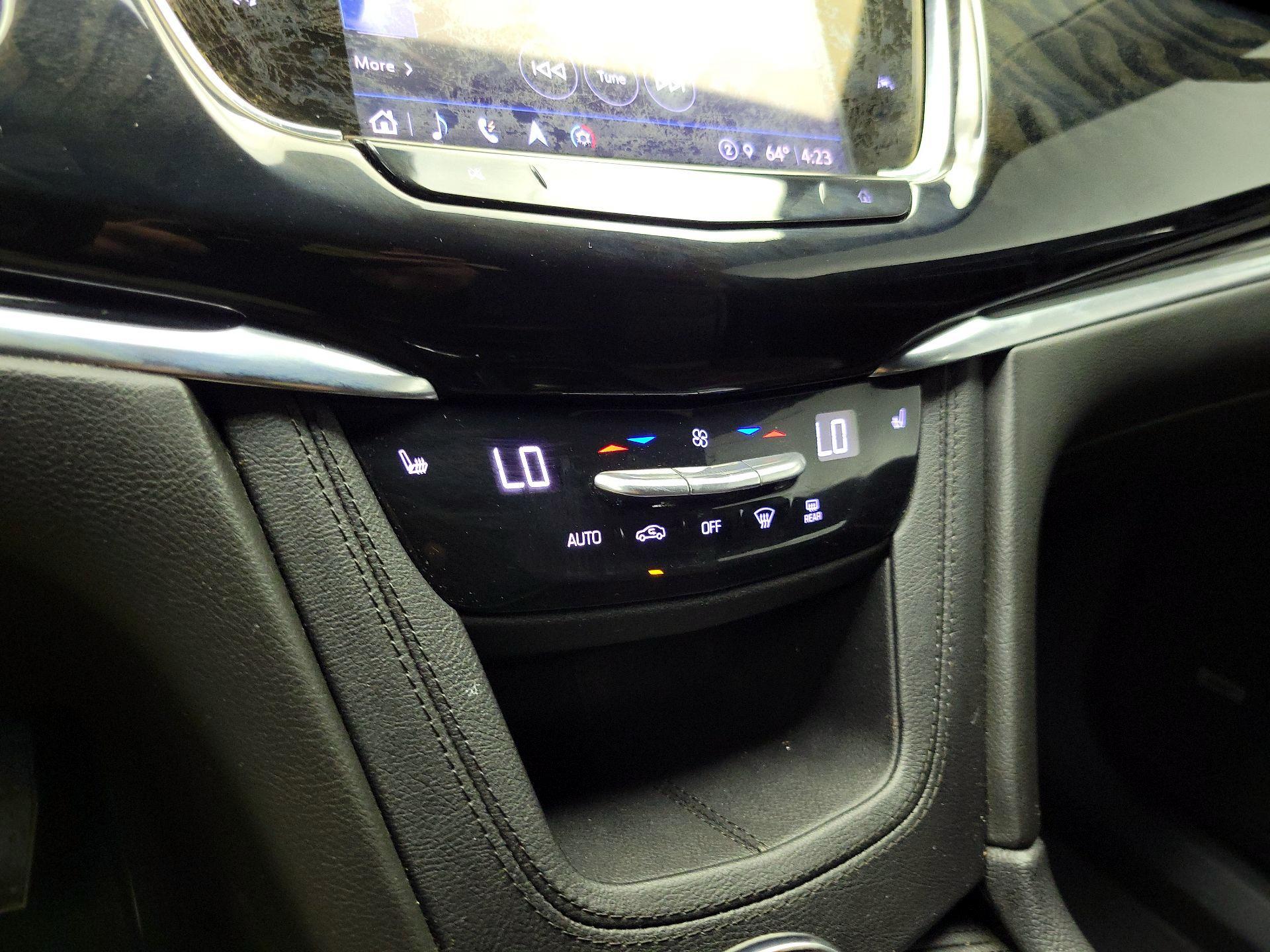 Thumbnail: 2021 Cadillac XT6 - 17